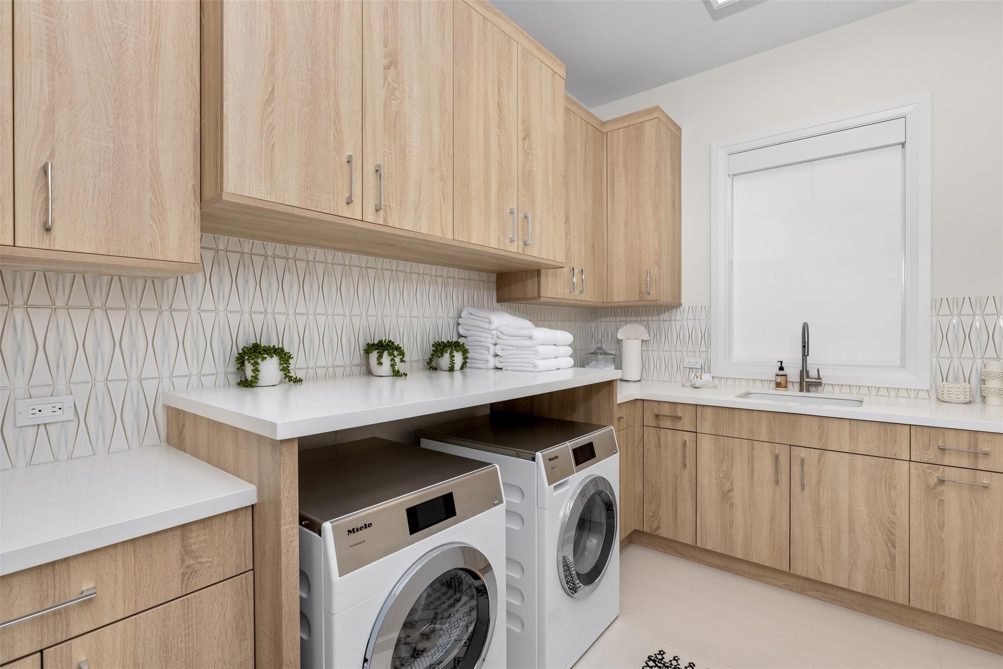 2520 Del Lago Dr Fort Lauderdale, FL 33316