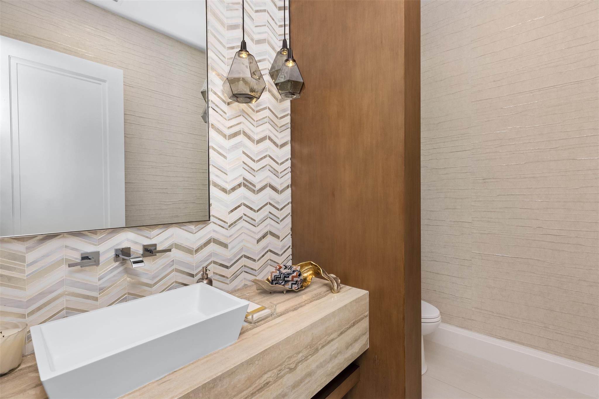 2520 Del Lago Dr Fort Lauderdale, FL 33316