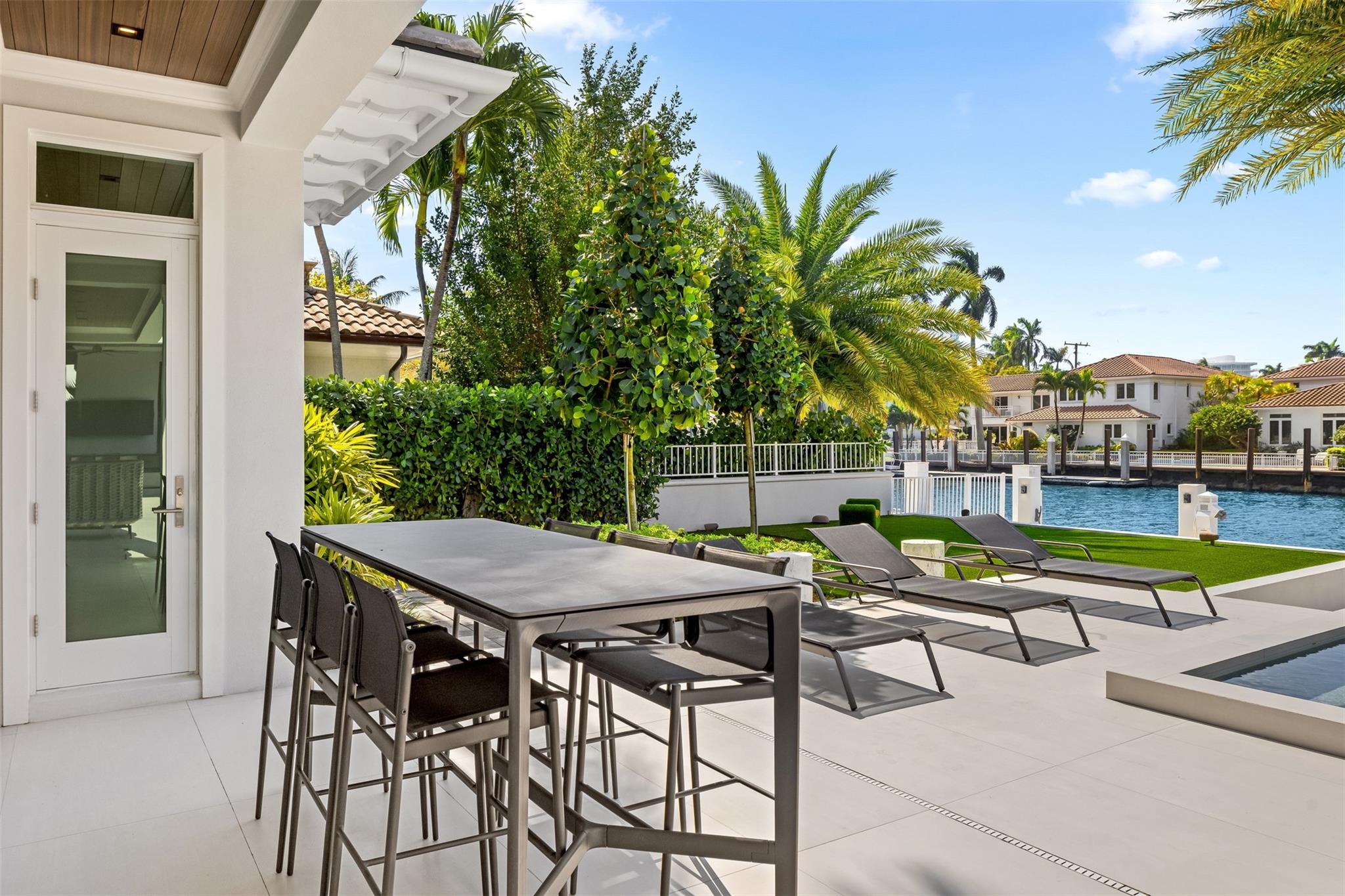 2520 Del Lago Dr Fort Lauderdale, FL 33316