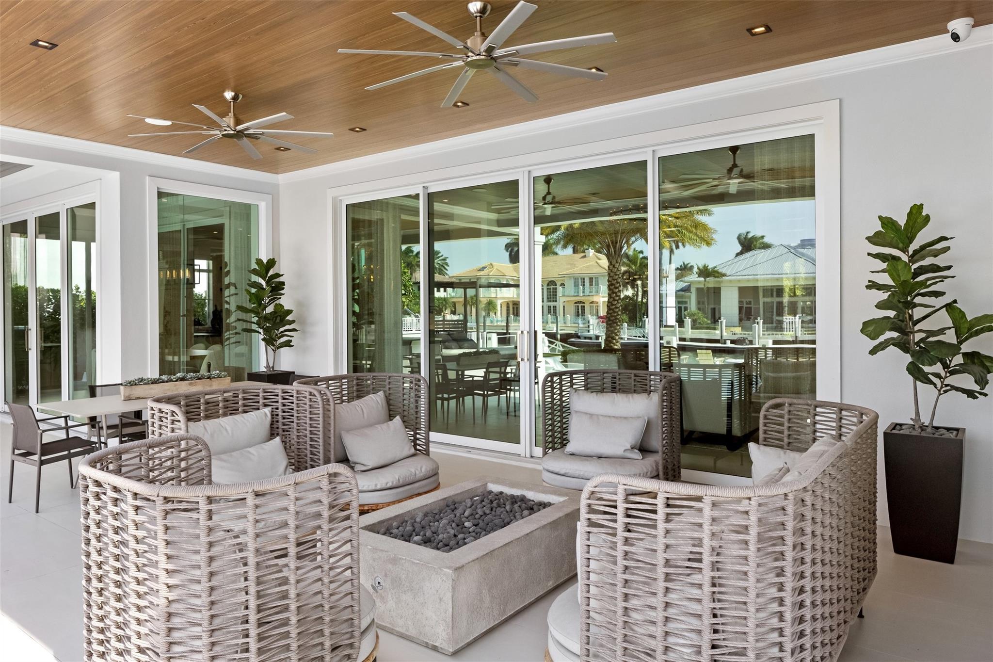 2520 Del Lago Dr Fort Lauderdale, FL 33316