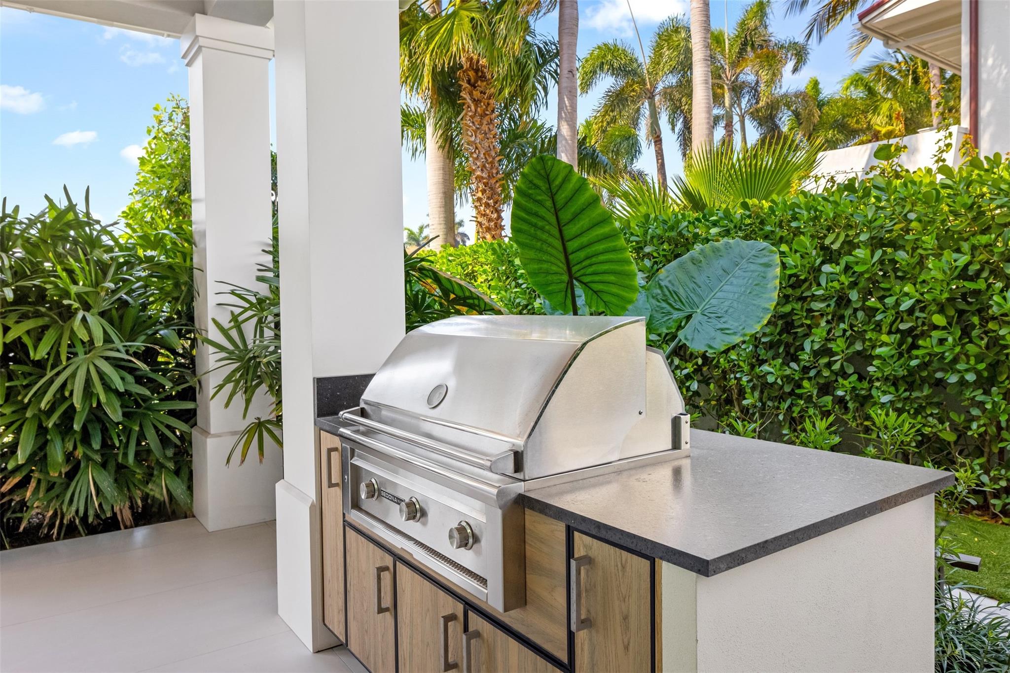 2520 Del Lago Dr Fort Lauderdale, FL 33316