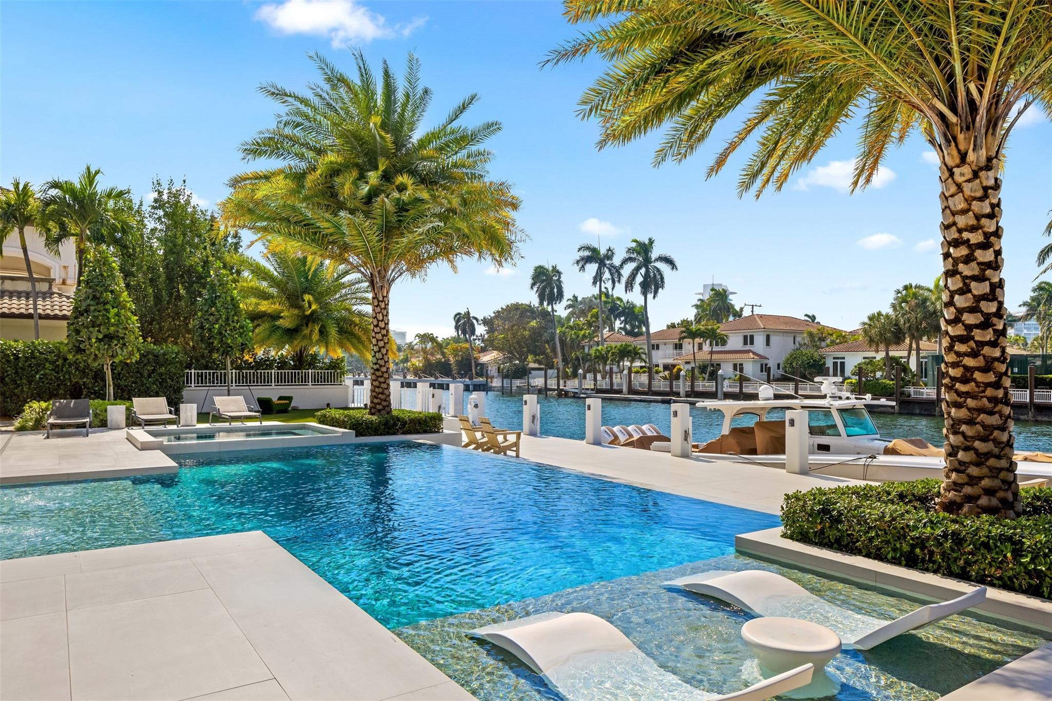 2520 Del Lago Dr Fort Lauderdale, FL 33316