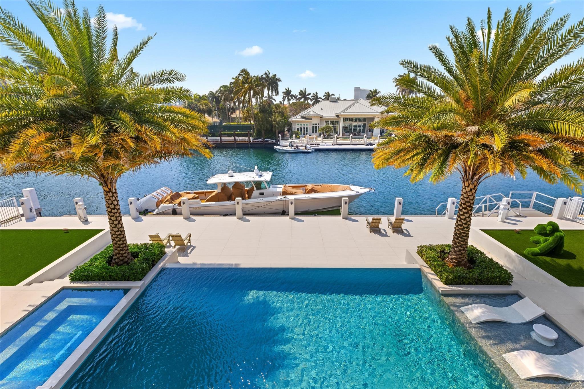 2520 Del Lago Dr Fort Lauderdale, FL 33316