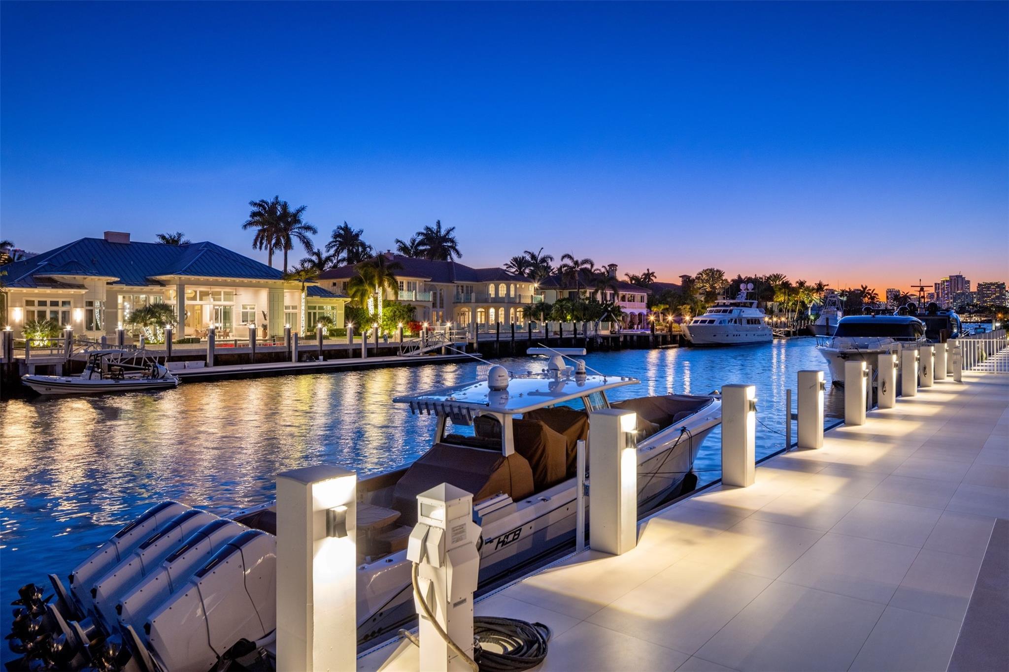 2520 Del Lago Dr Fort Lauderdale, FL 33316