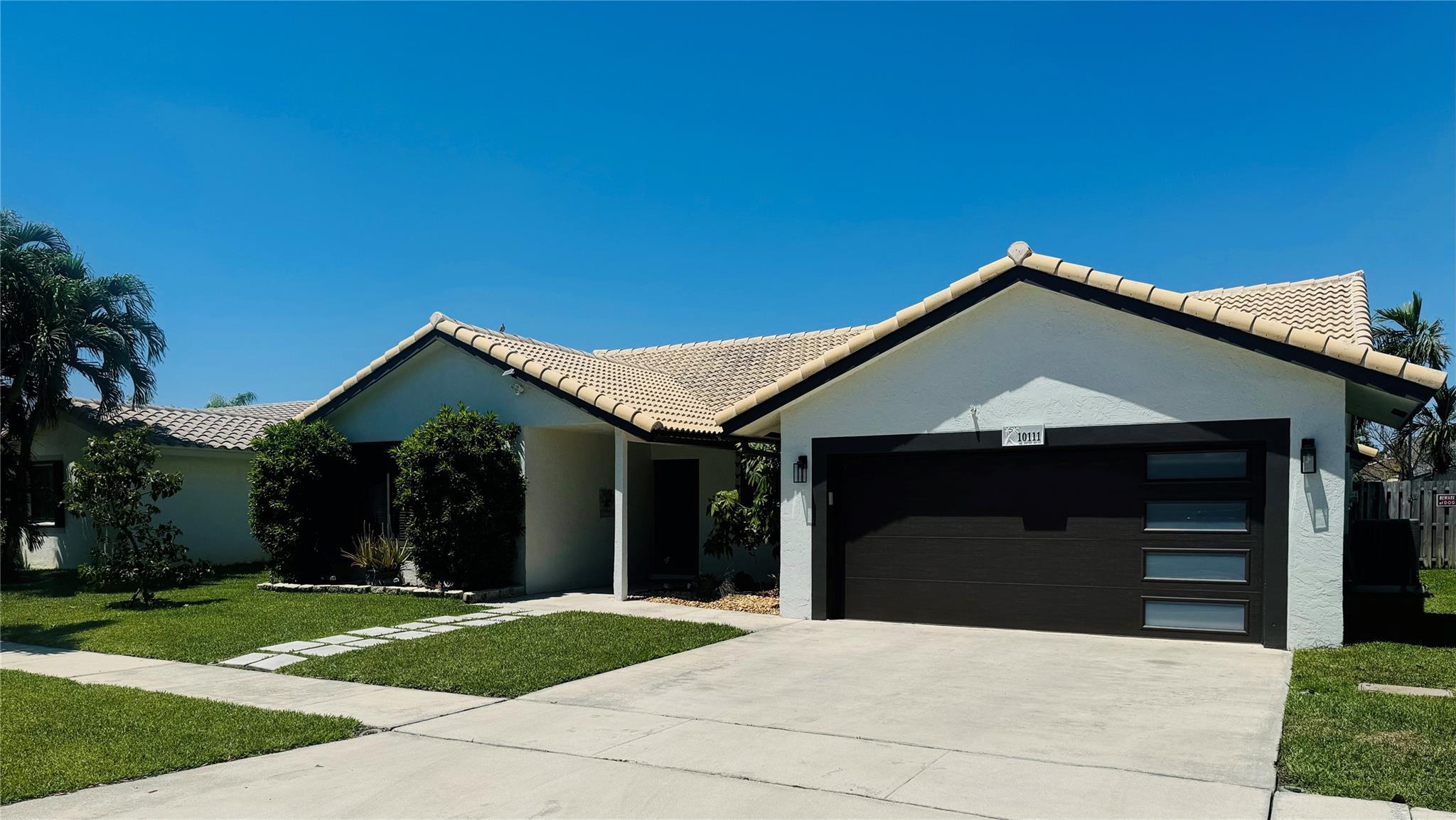 10111 SW 16th Ct