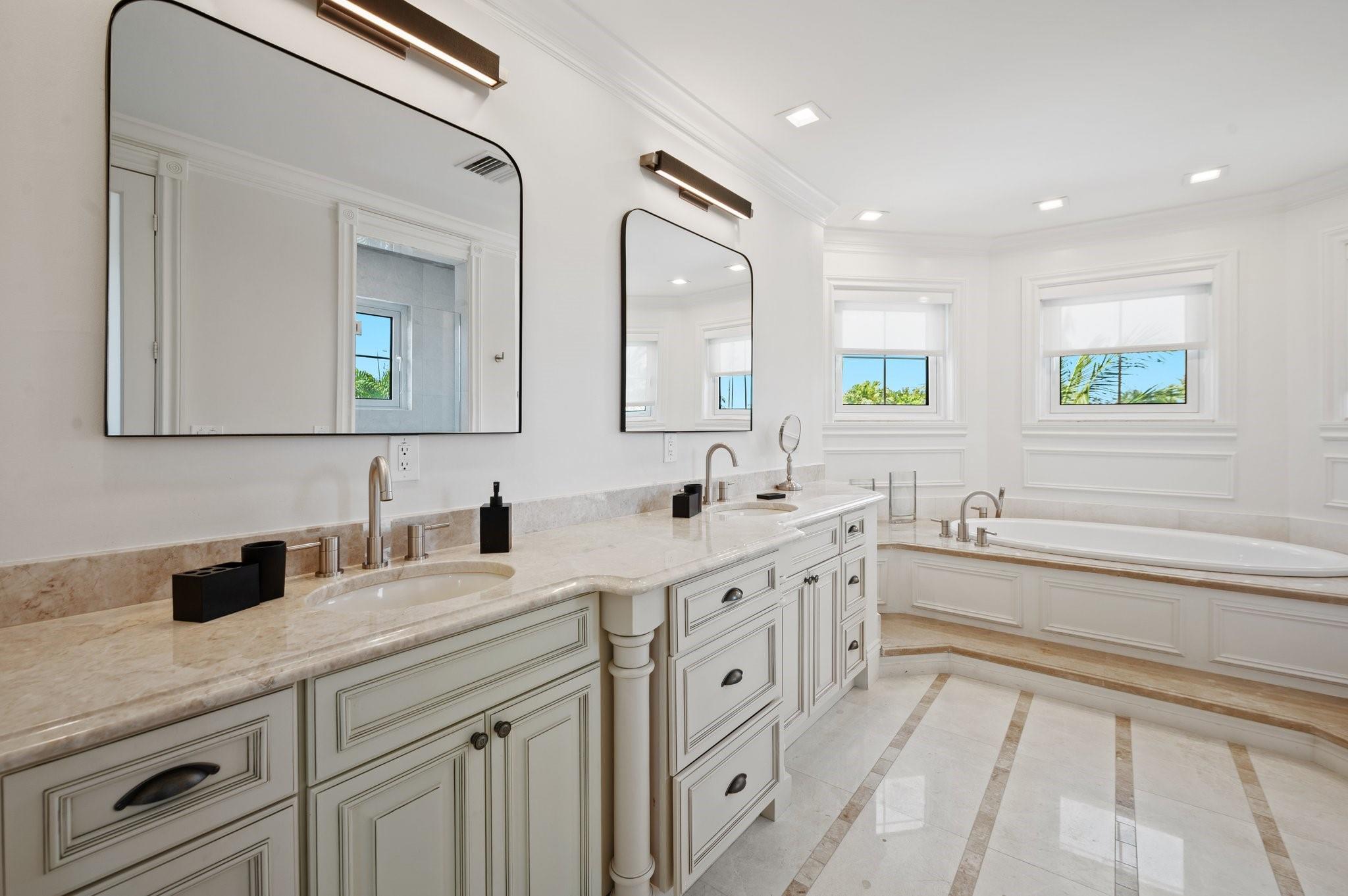 81 S Island Dr Ocean Ridge, FL 33435