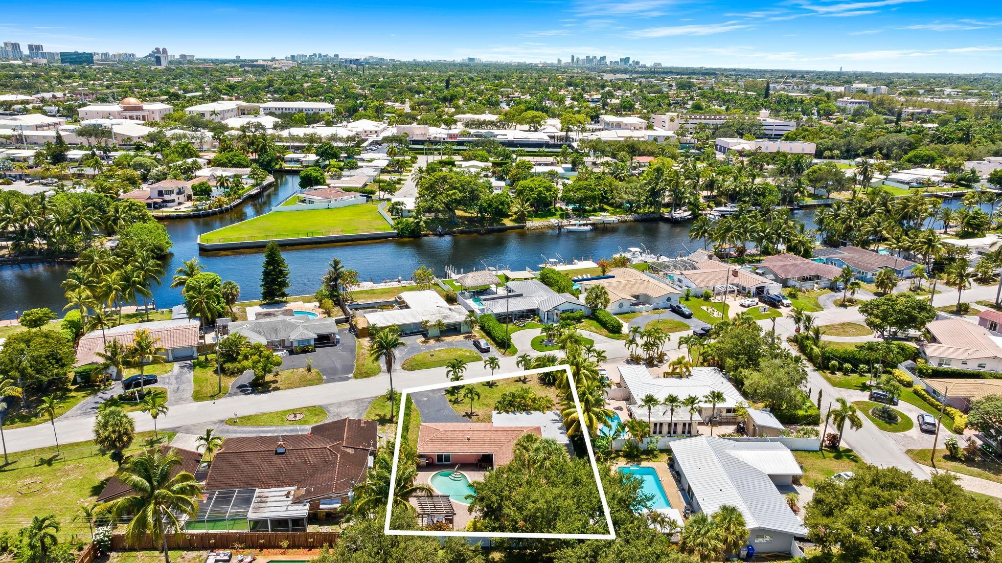 261 SW 18th Ct