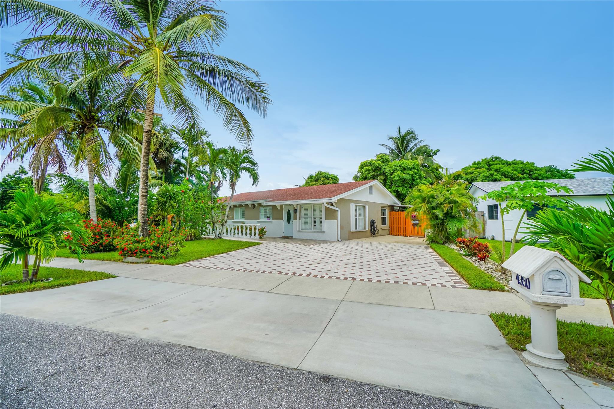 4350 NW 61st St