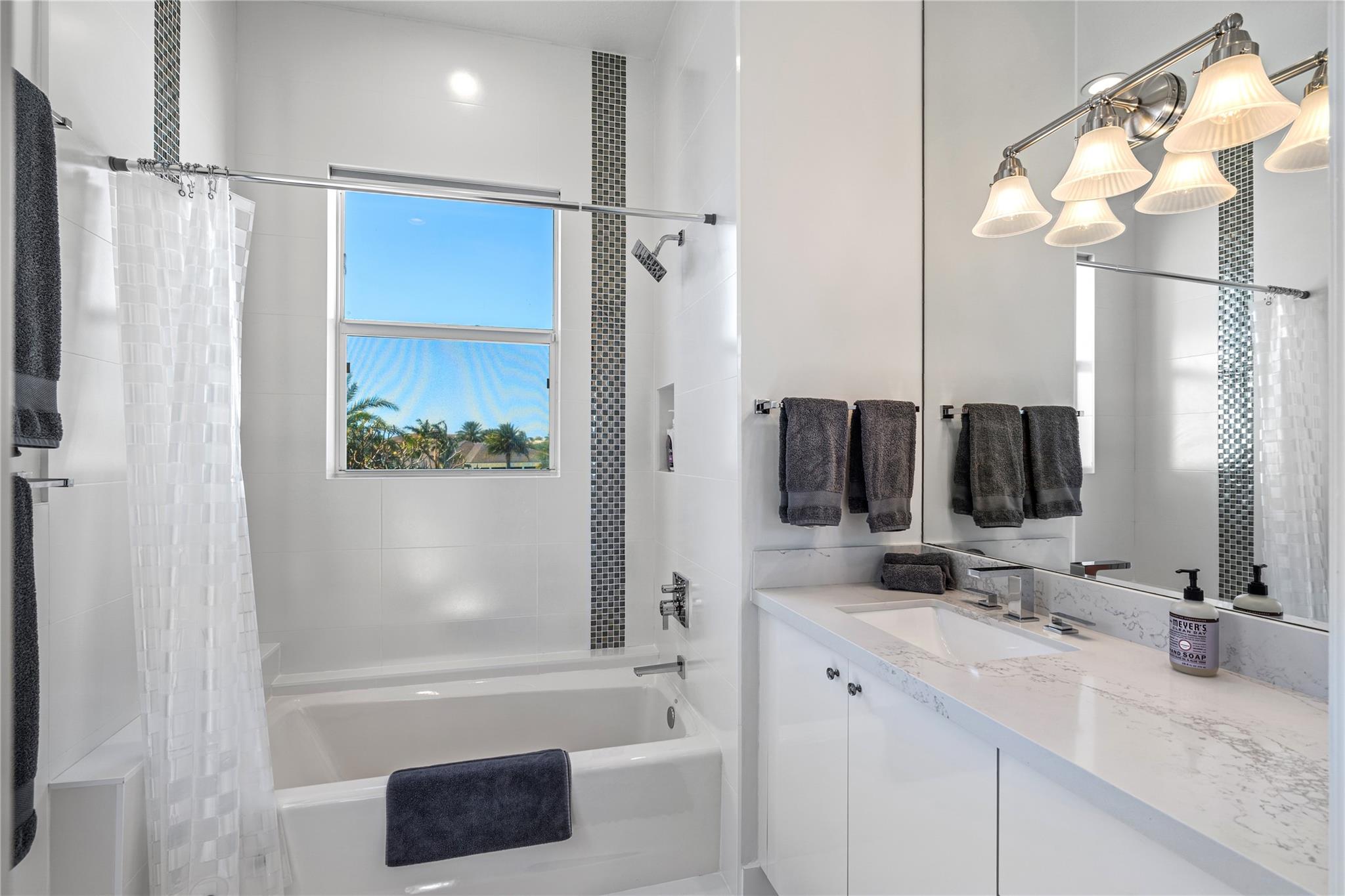 3111 NE 27th Ave Lighthouse Point, FL 33064