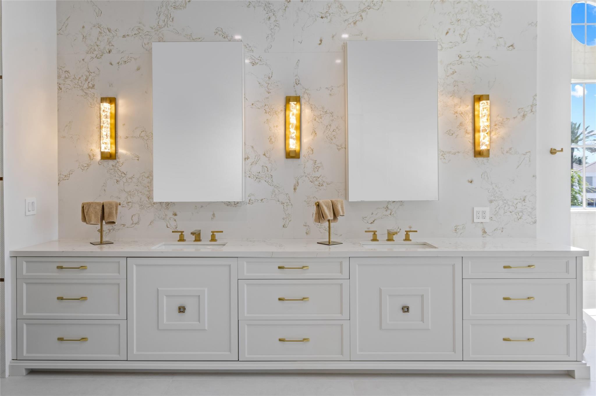 3111 NE 27th Ave Lighthouse Point, FL 33064