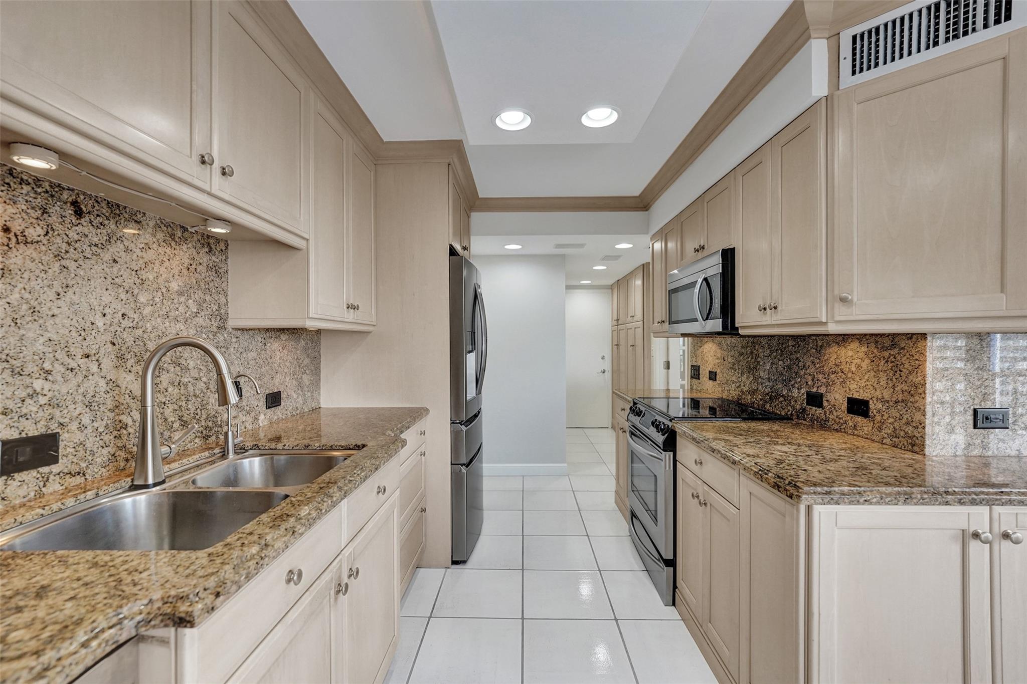 936 Intracoastal Dr #12C Fort Lauderdale, FL 33304 936 Intracoastal Dr #12C Fort Lauderdale, FL 33304