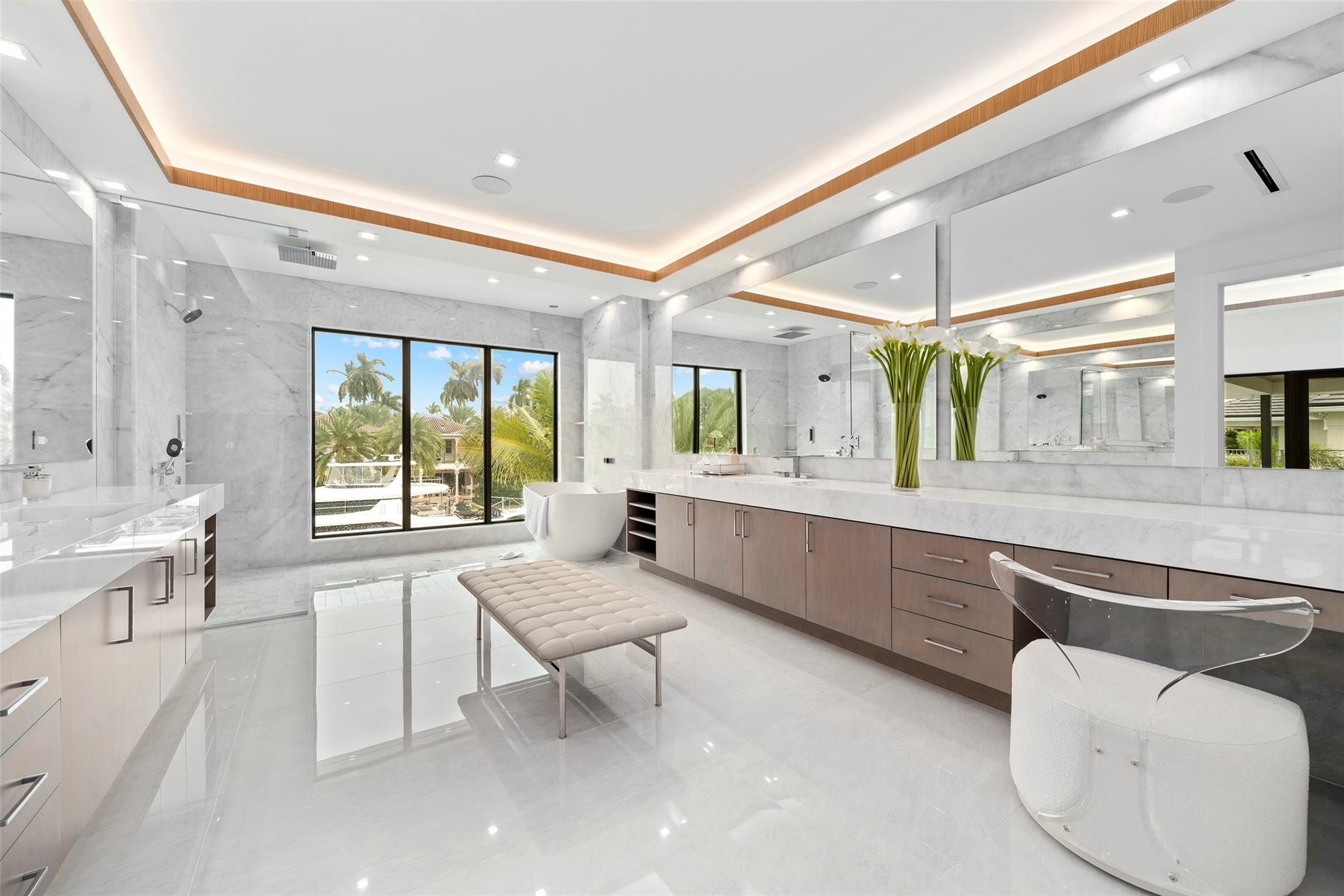 24 Fiesta Way Fort Lauderdale, FL 33301 24 Fiesta Way Fort Lauderdale, FL 33301