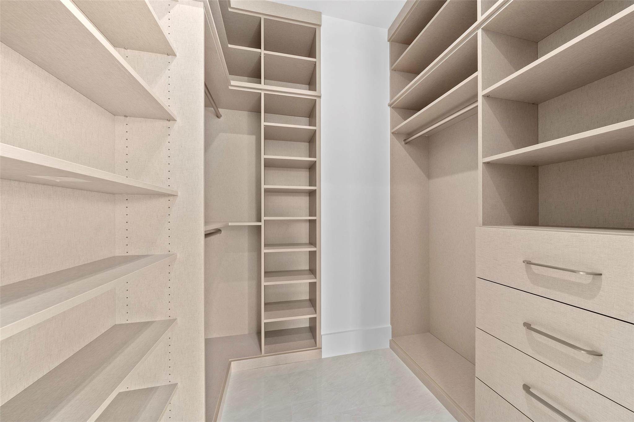 24 Fiesta Way Fort Lauderdale, FL 33301 24 Fiesta Way Fort Lauderdale, FL 33301