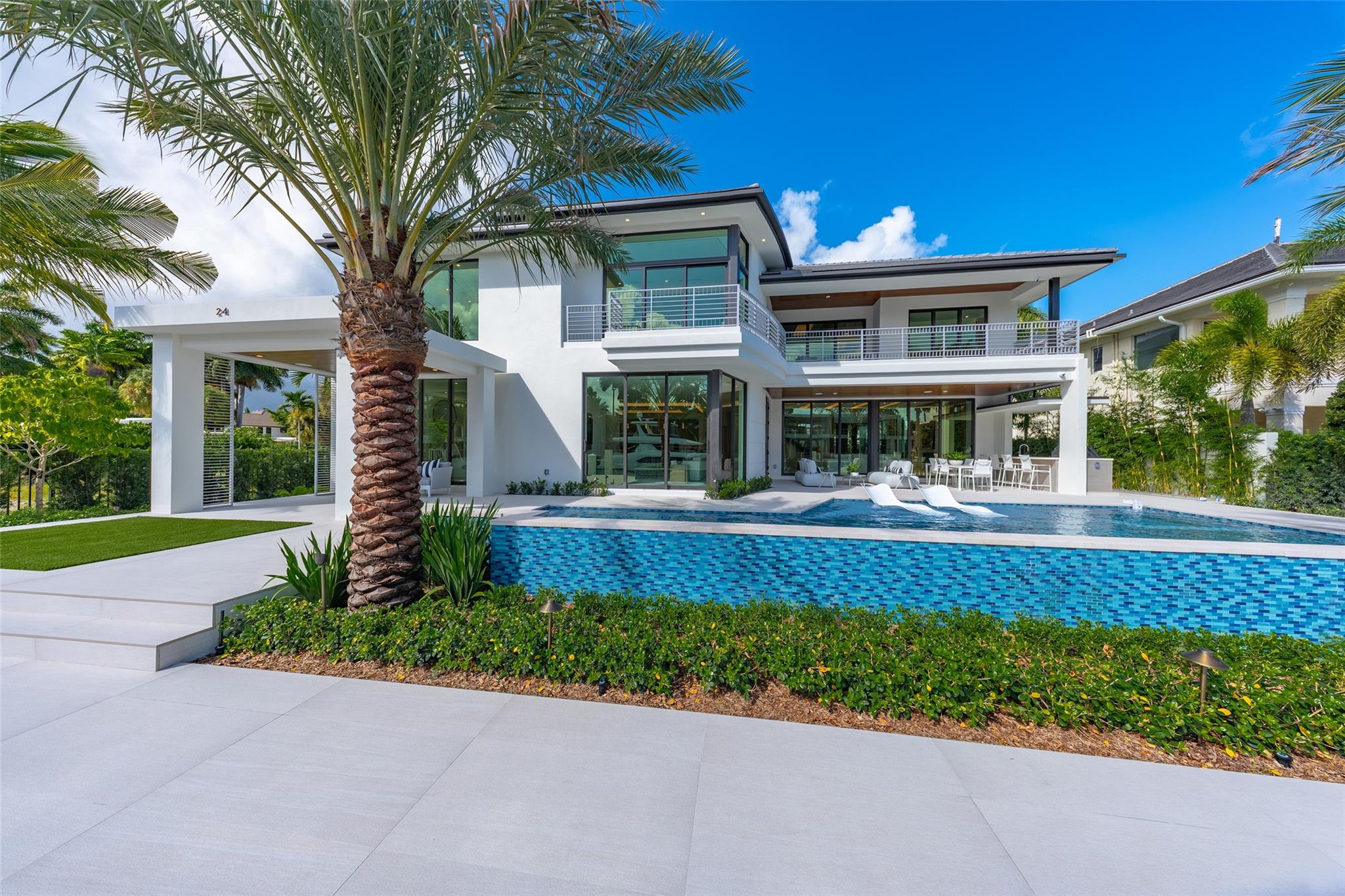 24 Fiesta Way Fort Lauderdale, FL 33301 24 Fiesta Way Fort Lauderdale, FL 33301