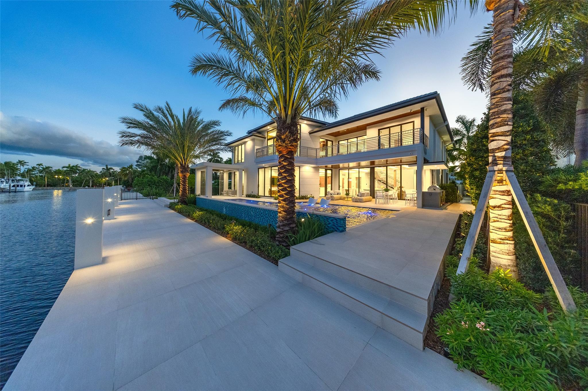 24 Fiesta Way Fort Lauderdale, FL 33301 24 Fiesta Way Fort Lauderdale, FL 33301