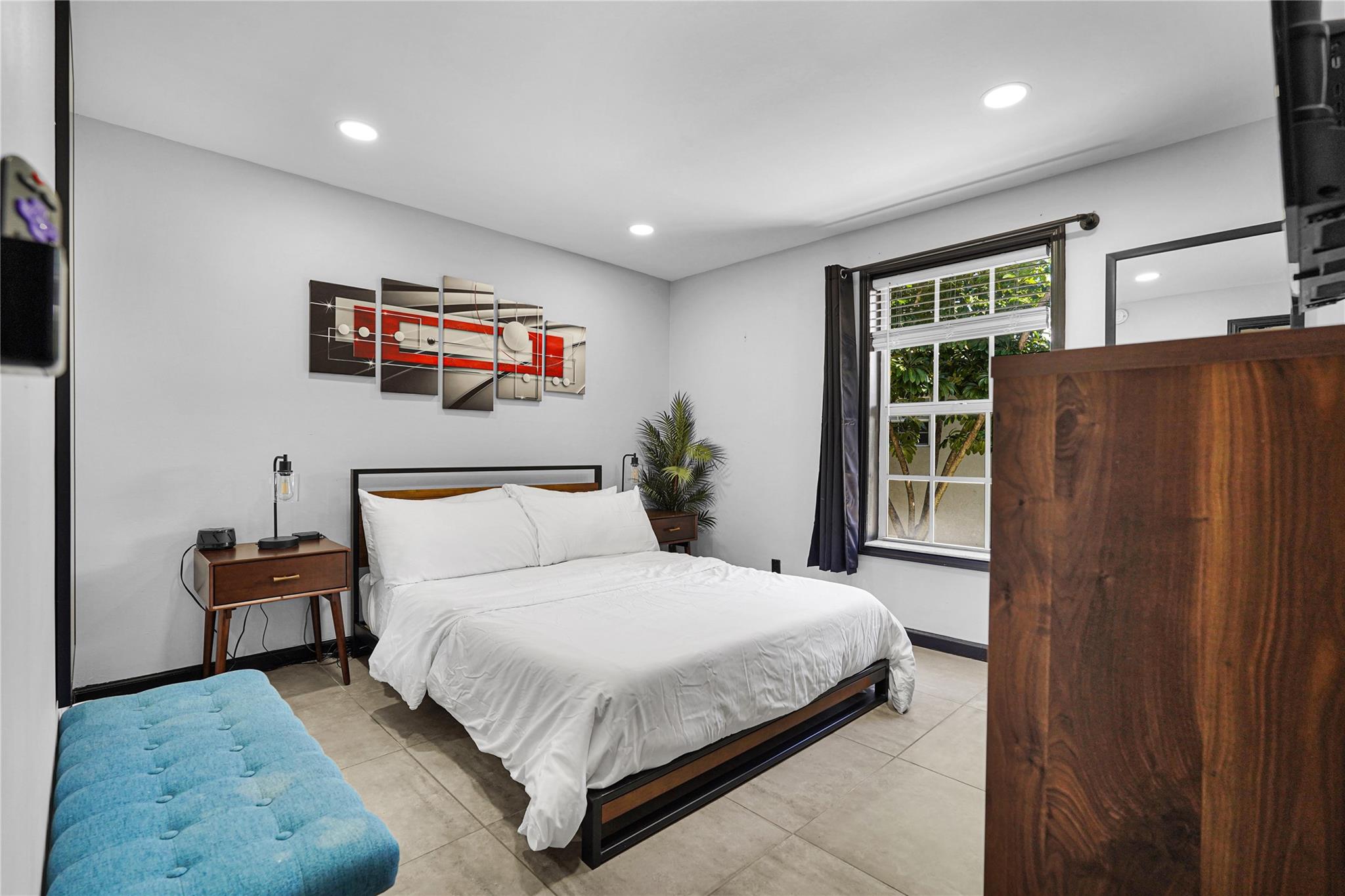 621 NE 28th St Wilton Manors, FL 33334