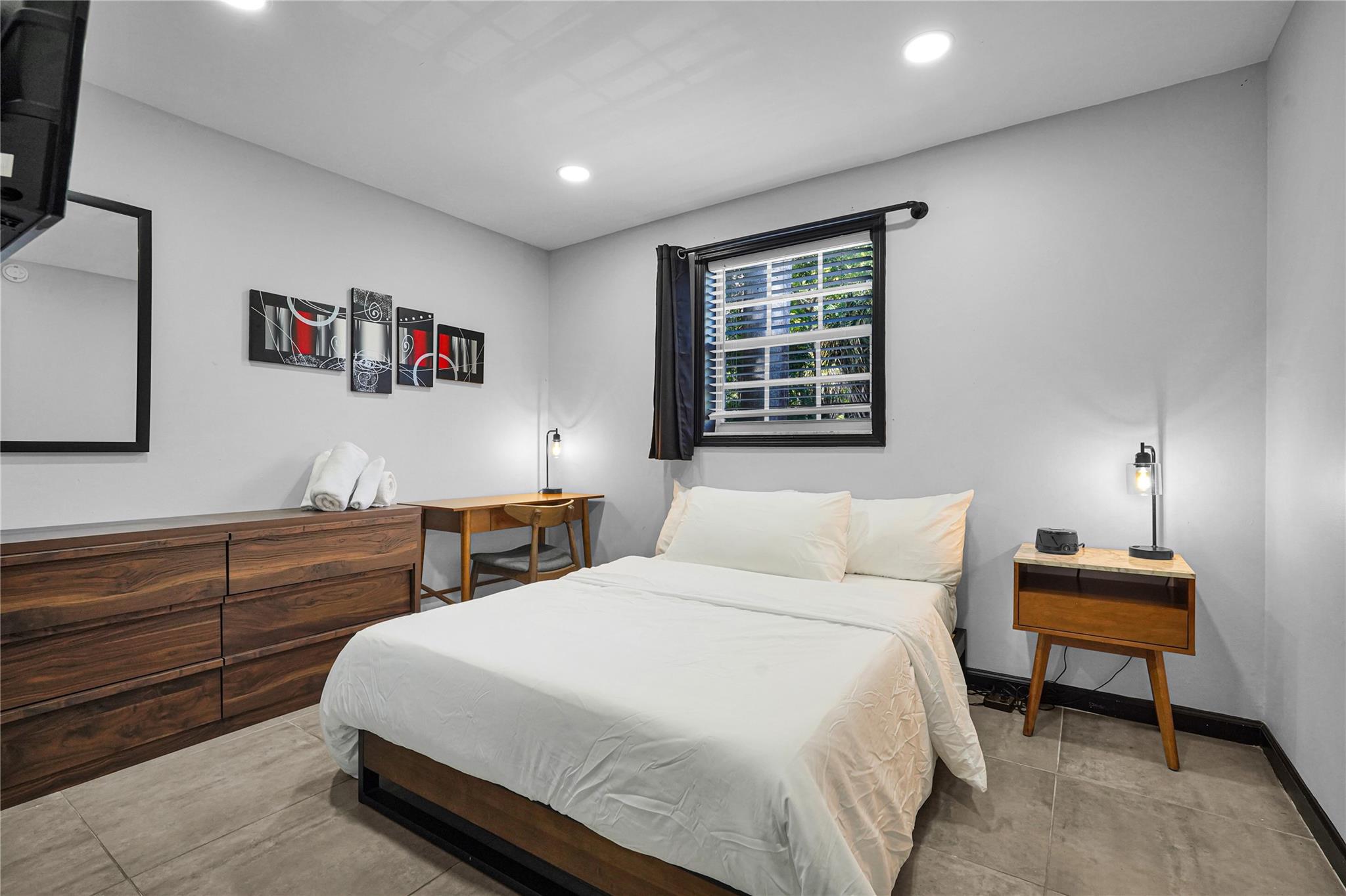 621 NE 28th St Wilton Manors, FL 33334