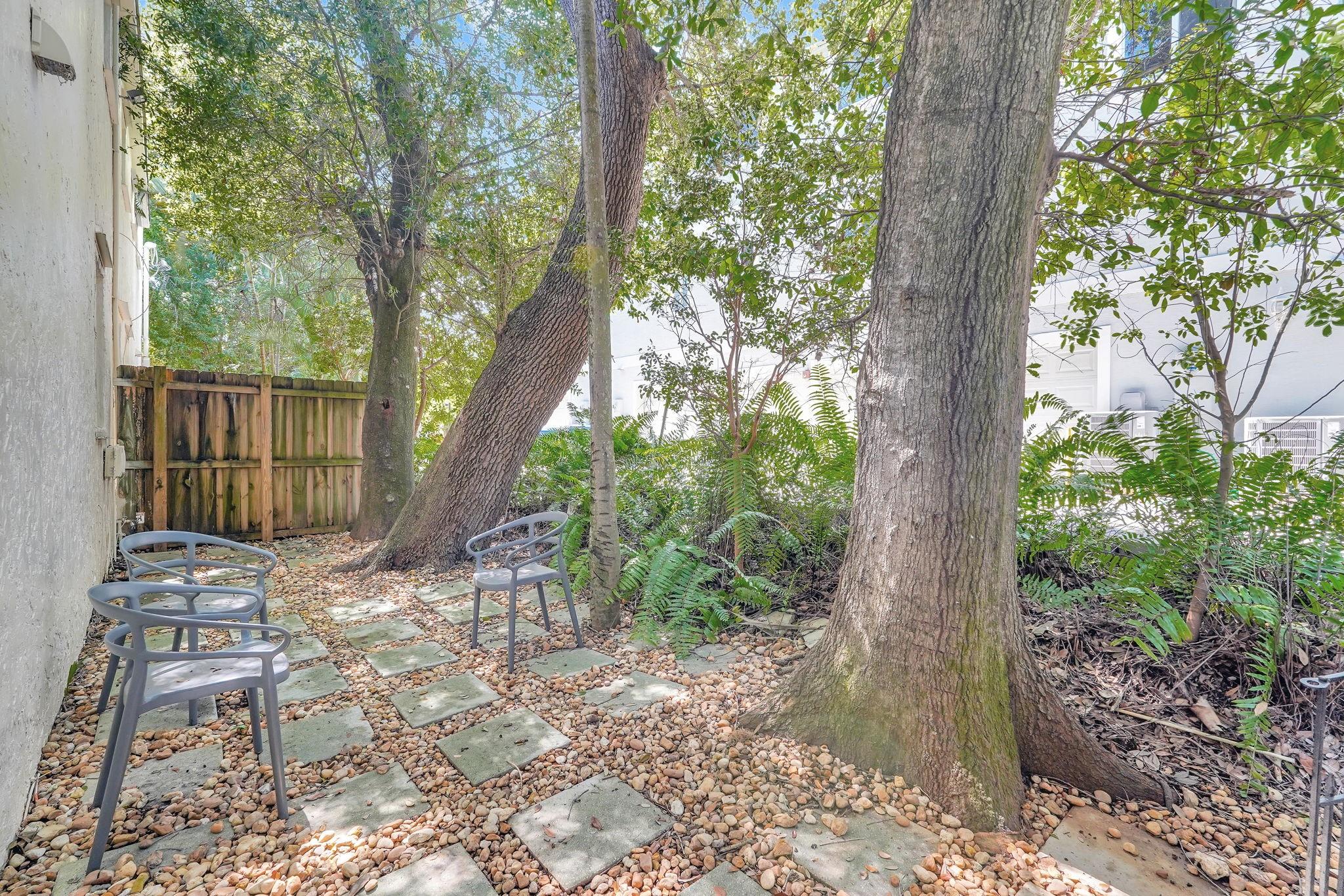 621 NE 28th St Wilton Manors, FL 33334