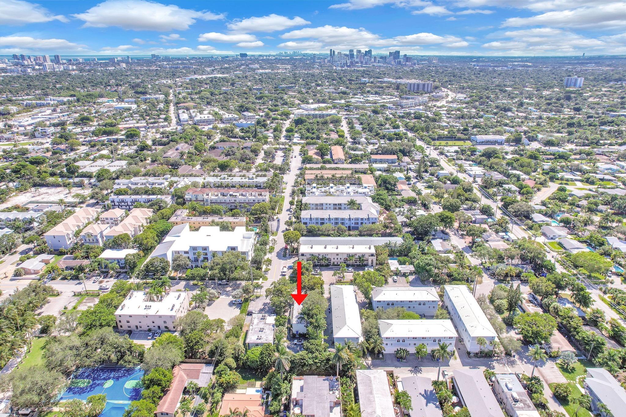 621 NE 28th St Wilton Manors, FL 33334