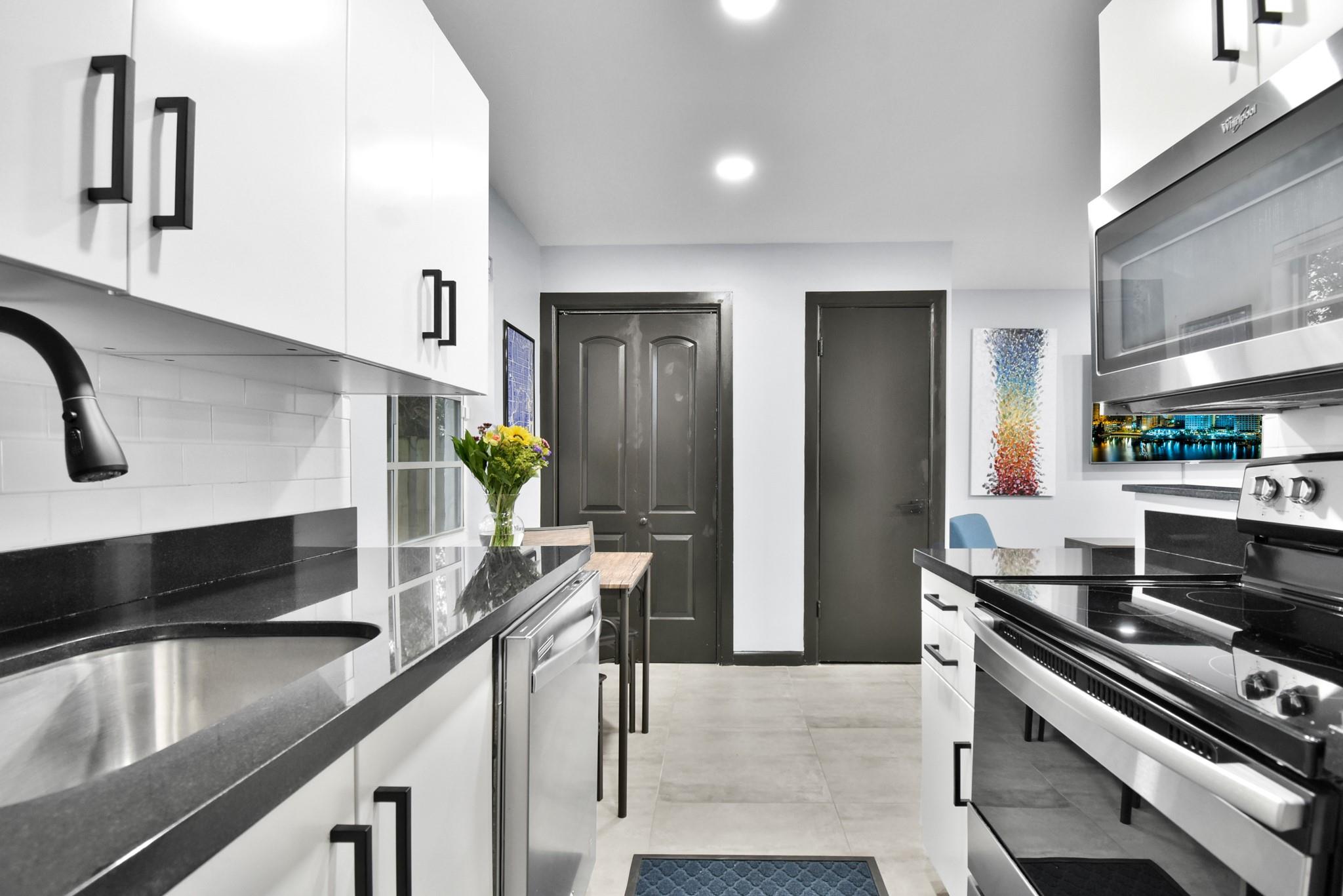 621 NE 28th St Wilton Manors, FL 33334