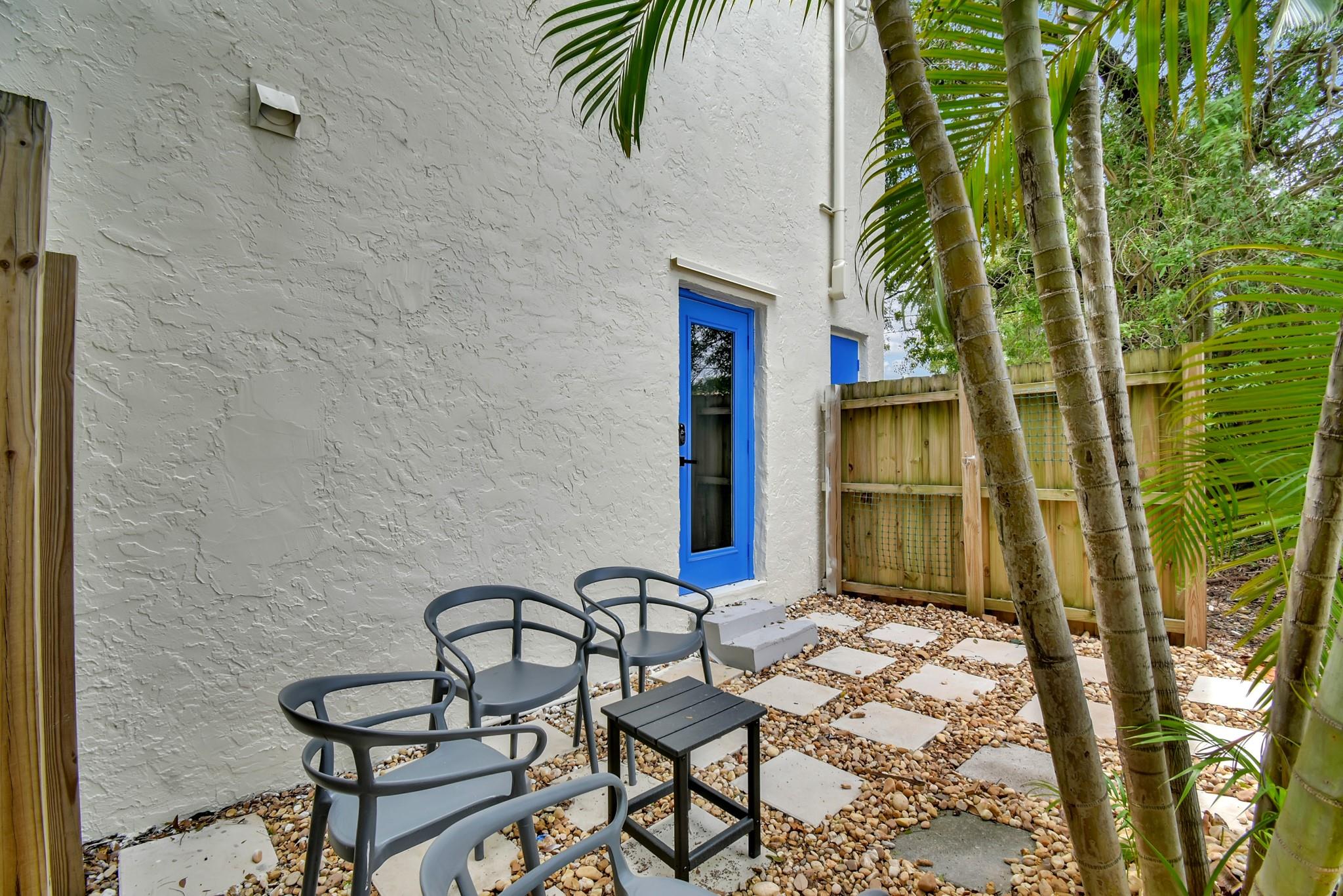 621 NE 28th St Wilton Manors, FL 33334