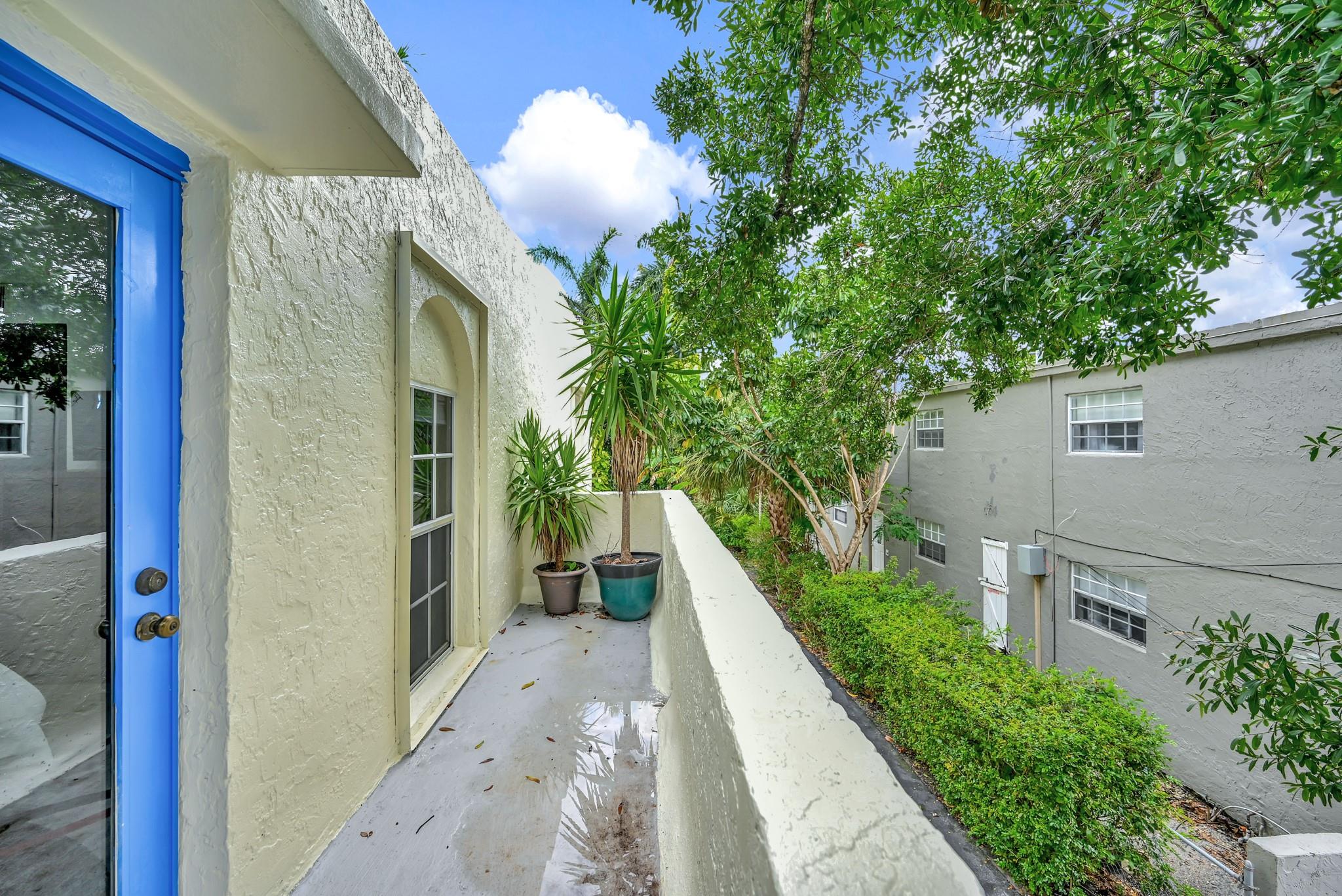 621 NE 28th St Wilton Manors, FL 33334