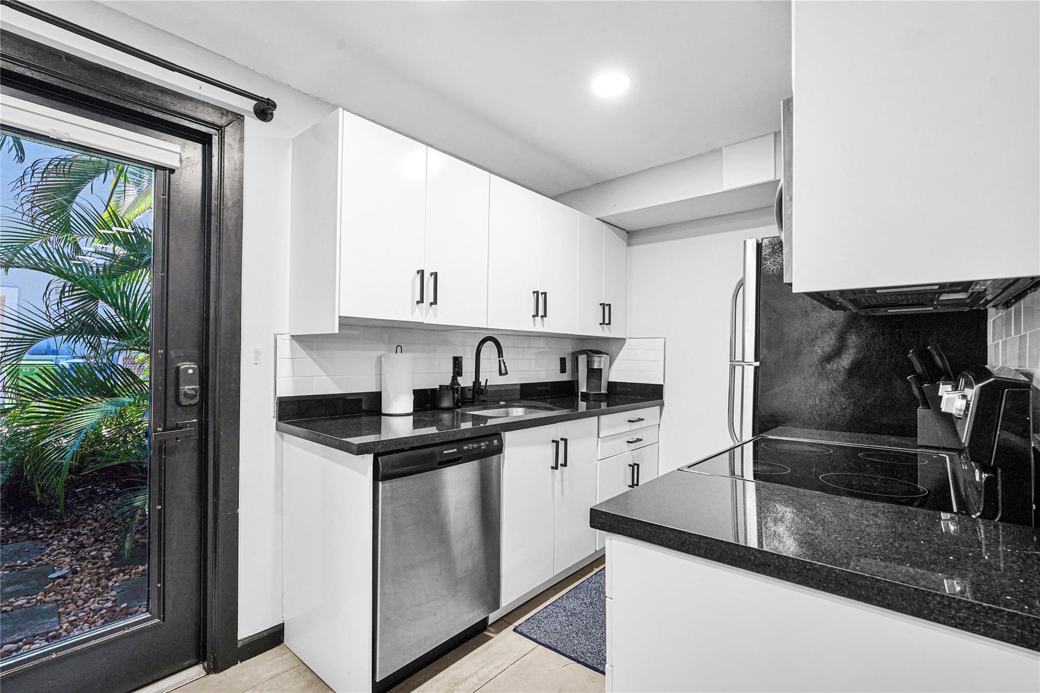 621 NE 28th St Wilton Manors, FL 33334