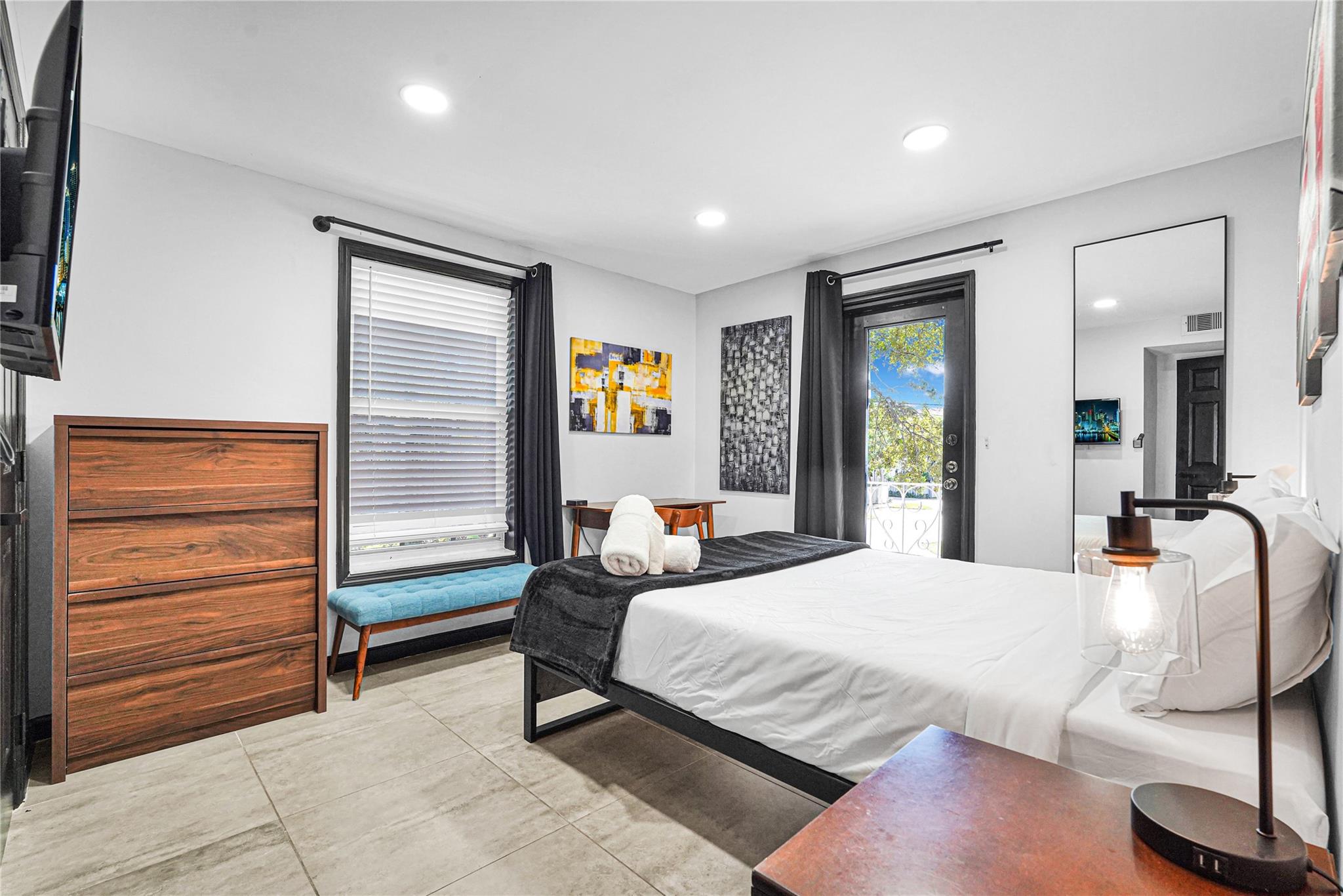 621 NE 28th St Wilton Manors, FL 33334