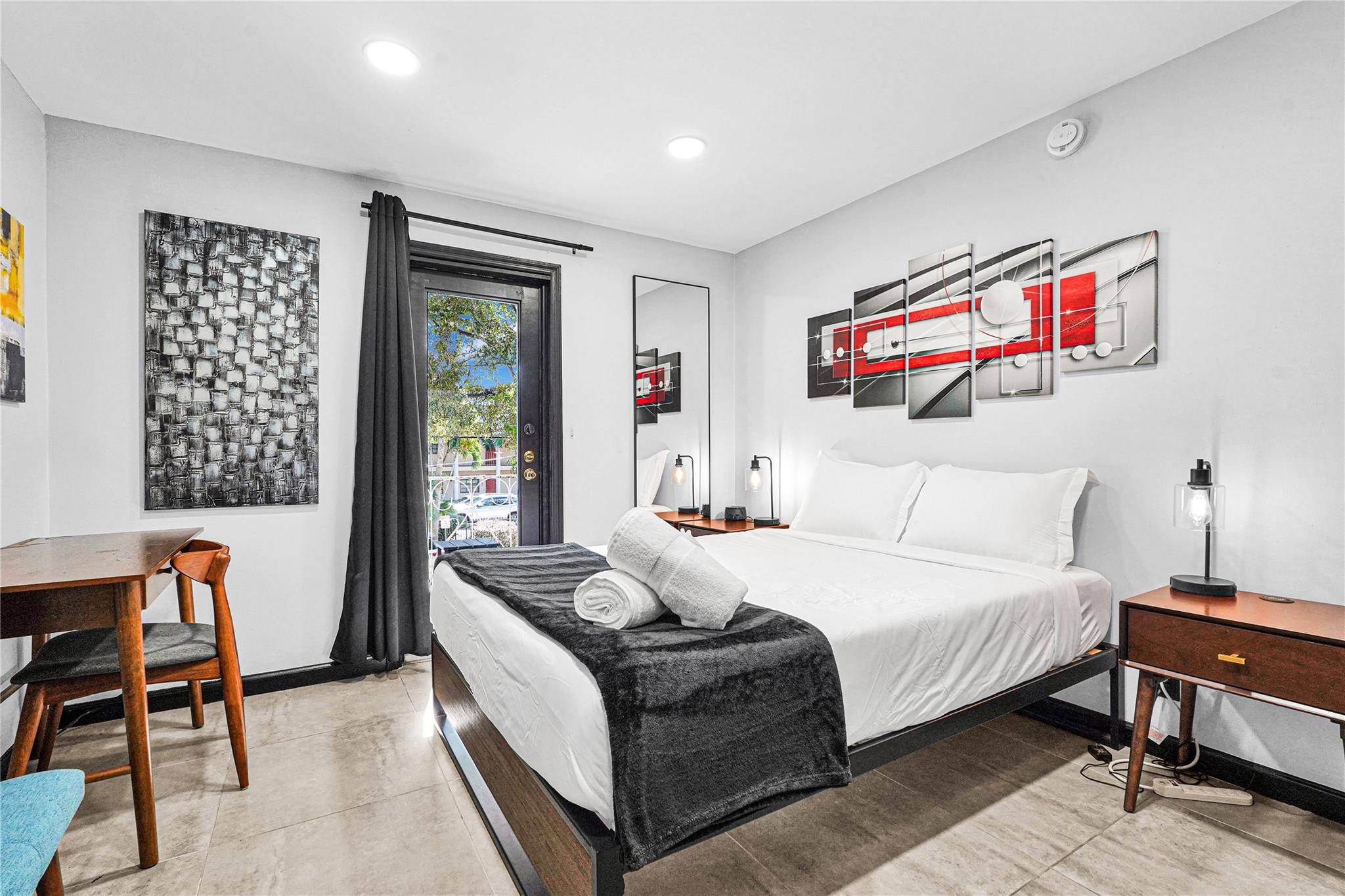 621 NE 28th St Wilton Manors, FL 33334