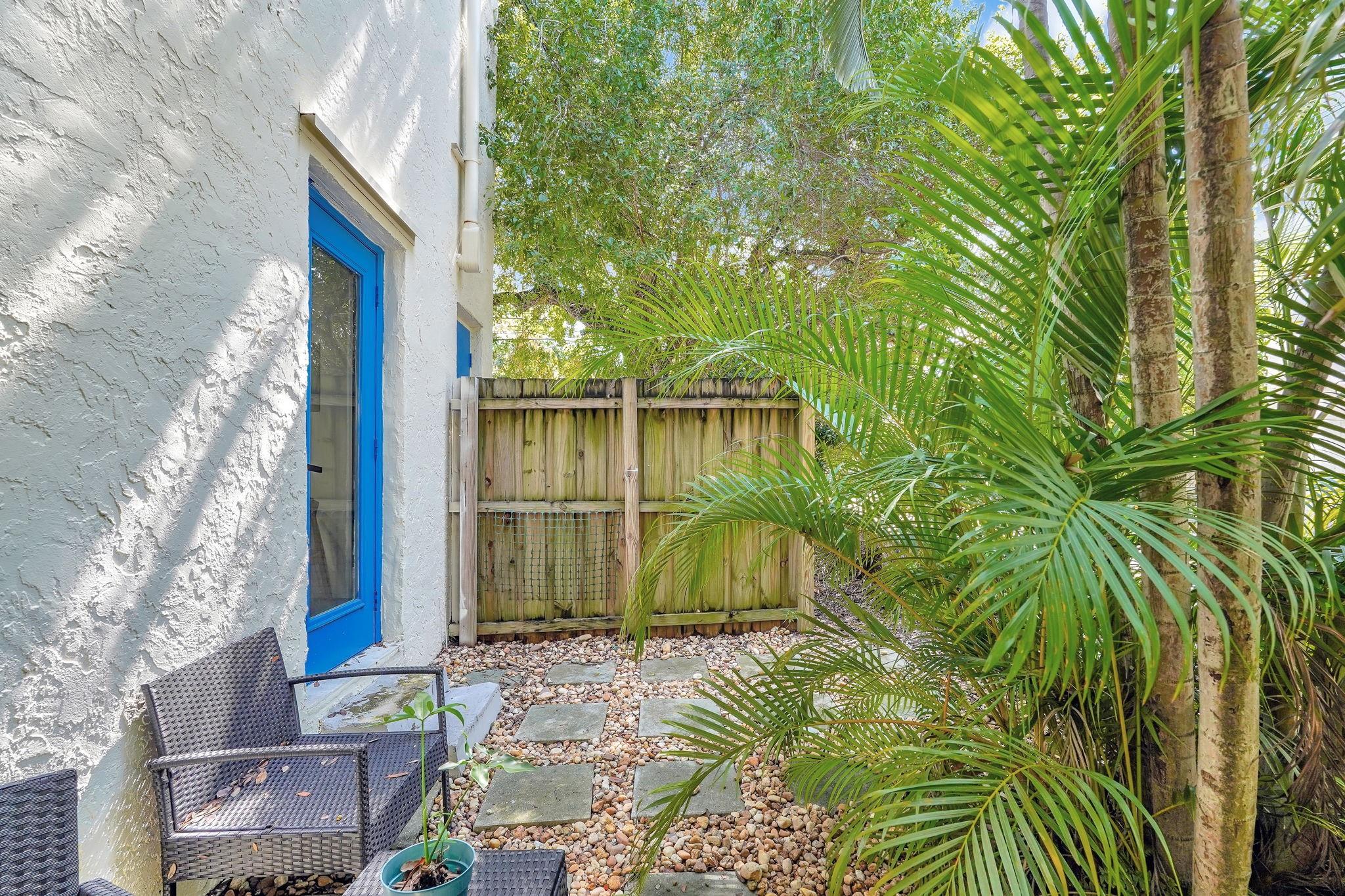 621 NE 28th St Wilton Manors, FL 33334