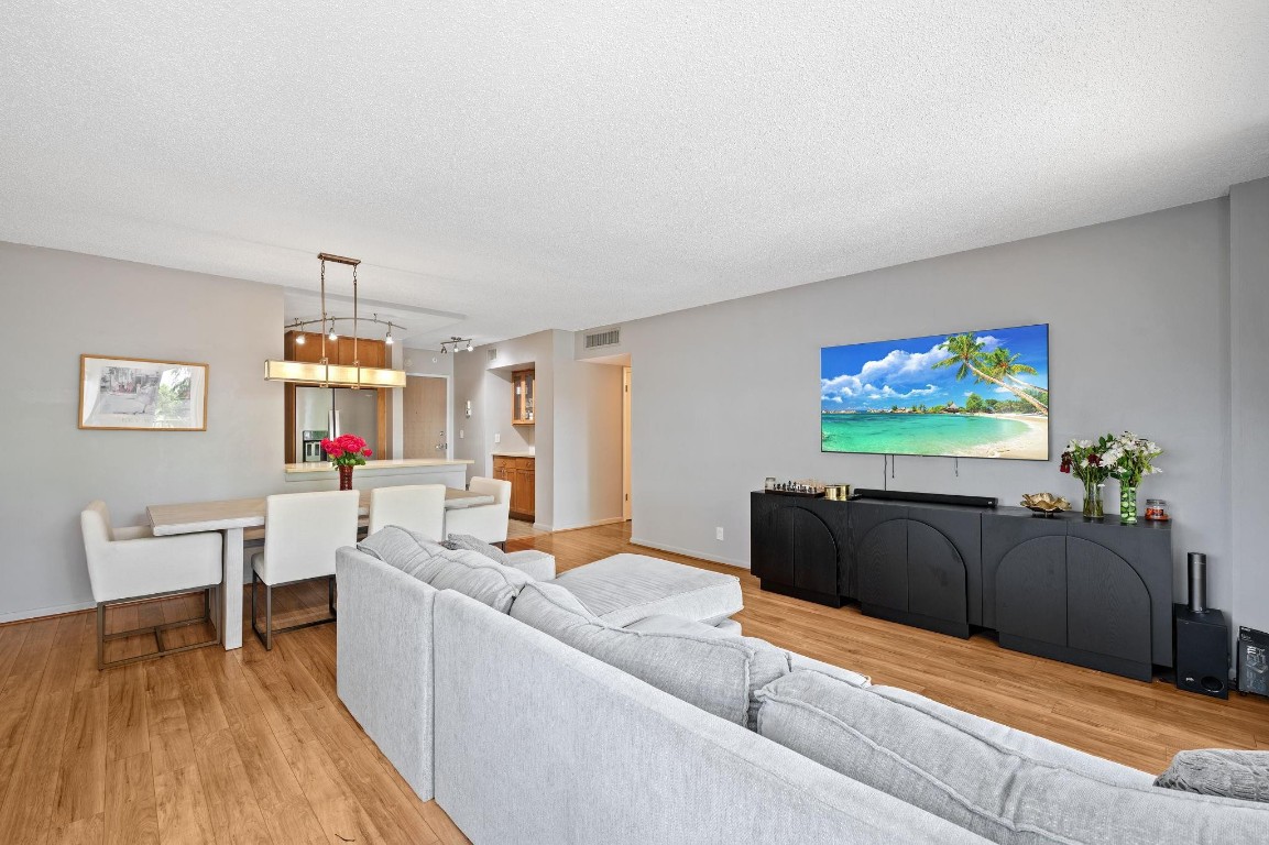 340 Sunset #401 Fort Lauderdale, FL 33301