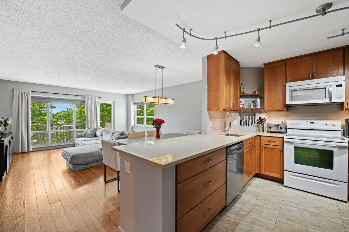 340 Sunset #401 Fort Lauderdale, FL 33301