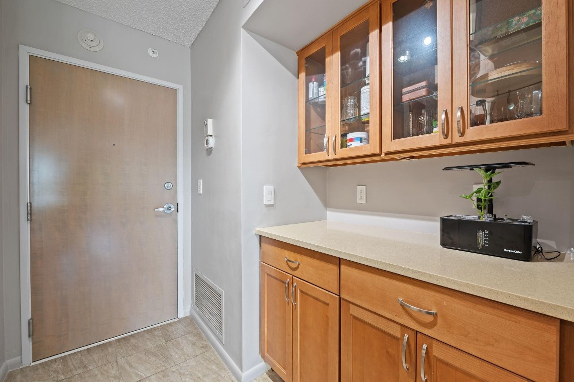 340 Sunset #401 Fort Lauderdale, FL 33301