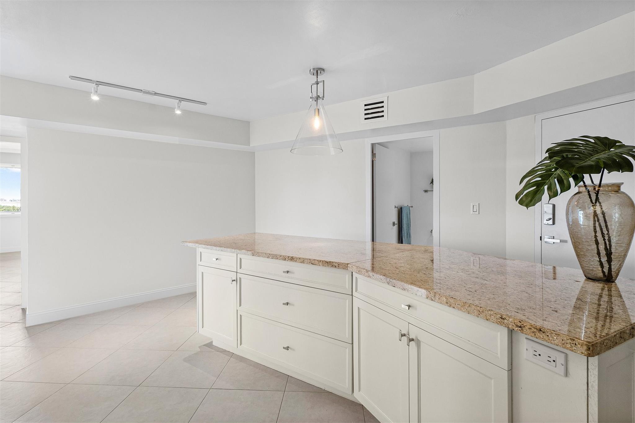 3000 Holiday Dr #1104 Fort Lauderdale, FL 33316