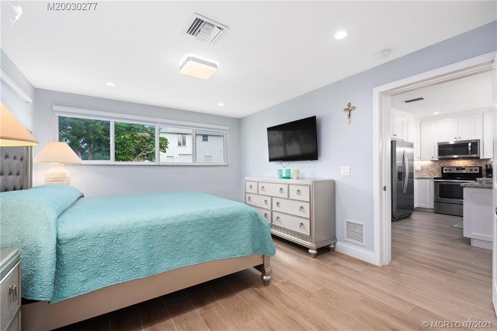 356 Granada Hutchinson Island, FL 34949