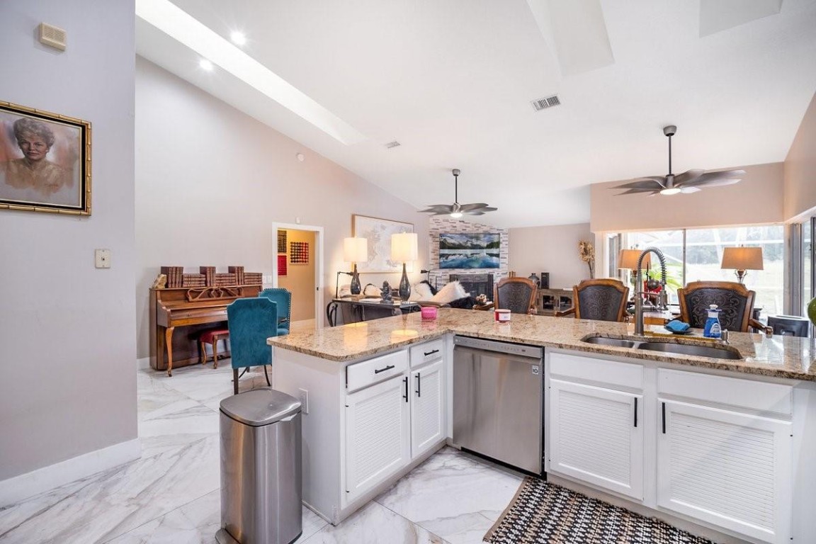 1558 Grantham Dr Wellington, FL 33414