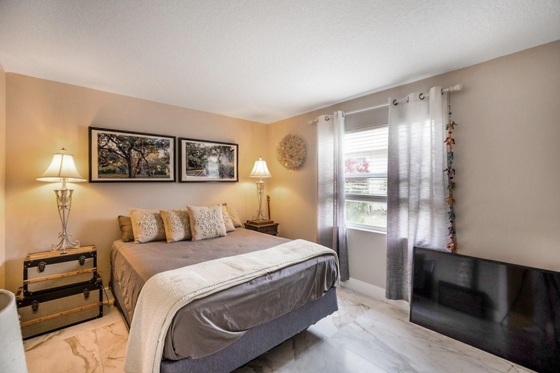 1558 Grantham Dr Wellington, FL 33414