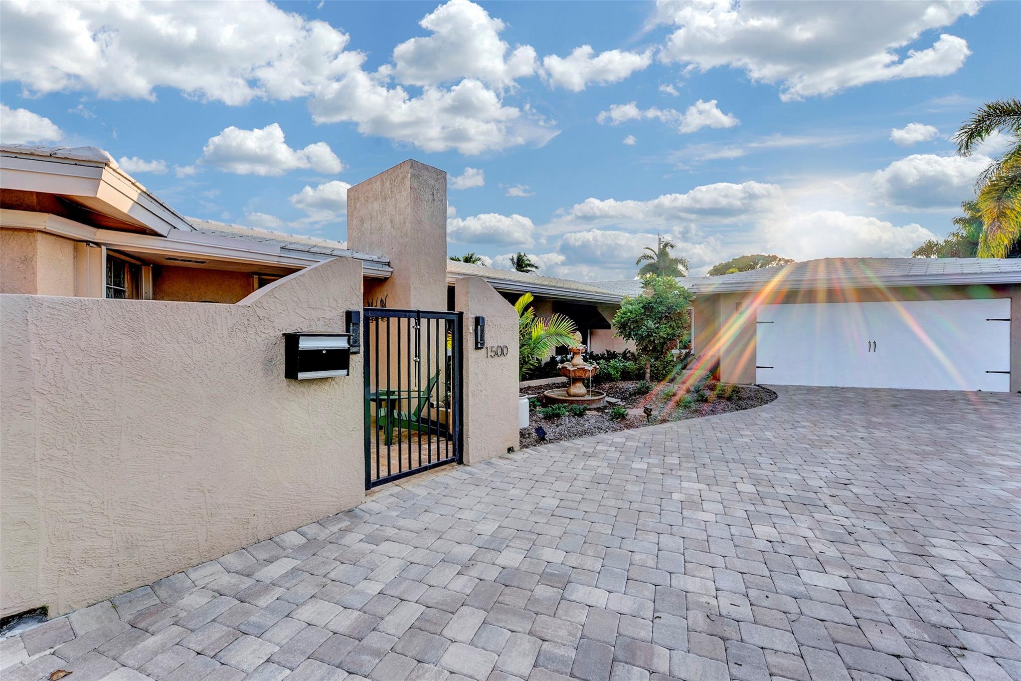 1500 NE 24th St Wilton Manors, FL 33305