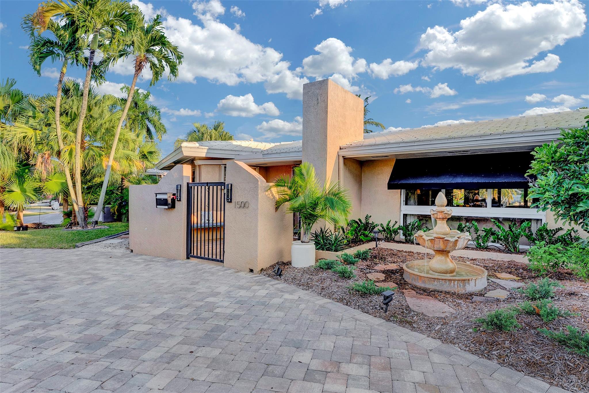 1500 NE 24th St Wilton Manors, FL 33305