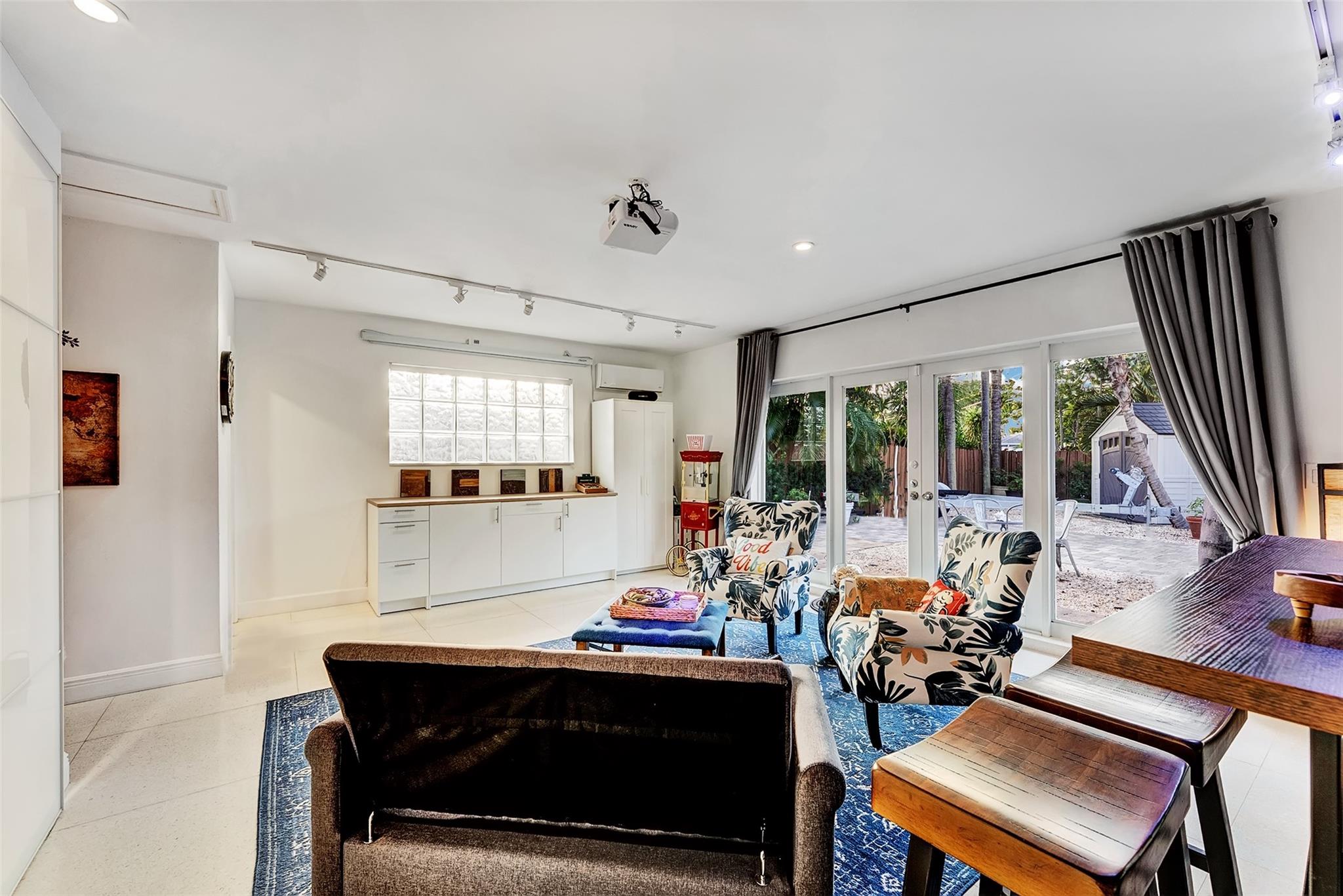 1500 NE 24th St Wilton Manors, FL 33305