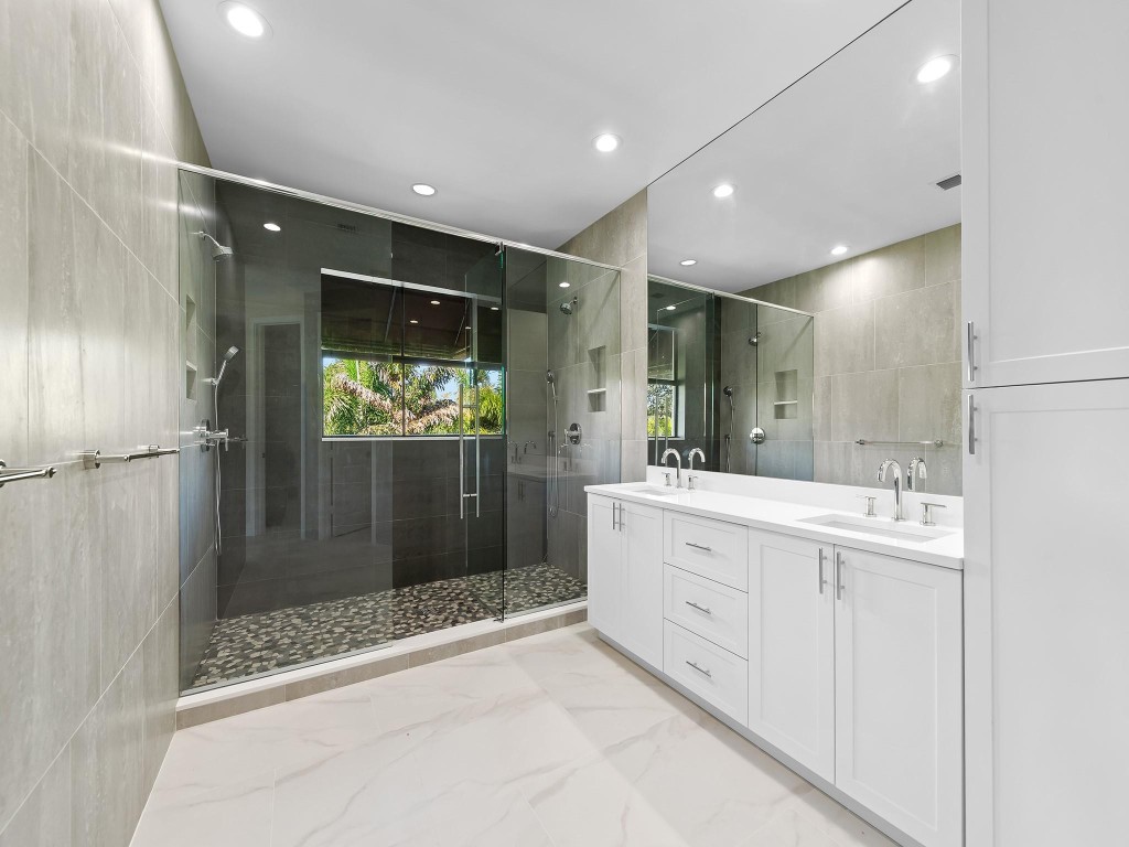 1215 N Victoria Park Rd Fort Lauderdale, FL 33304