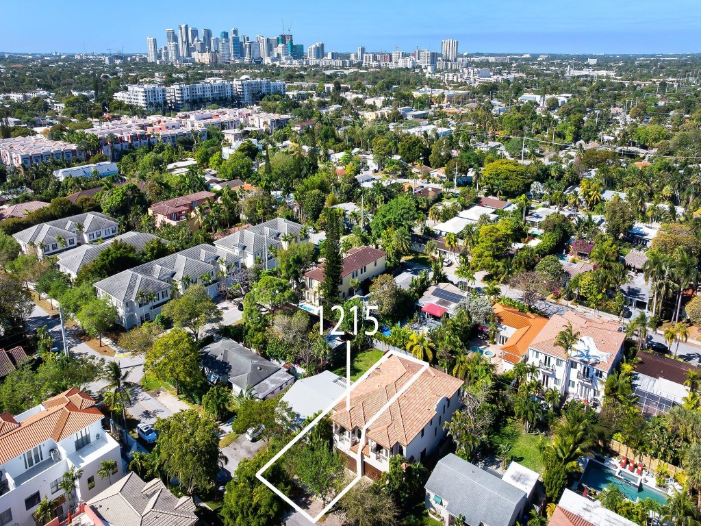 1215 N Victoria Park Rd Fort Lauderdale, FL 33304