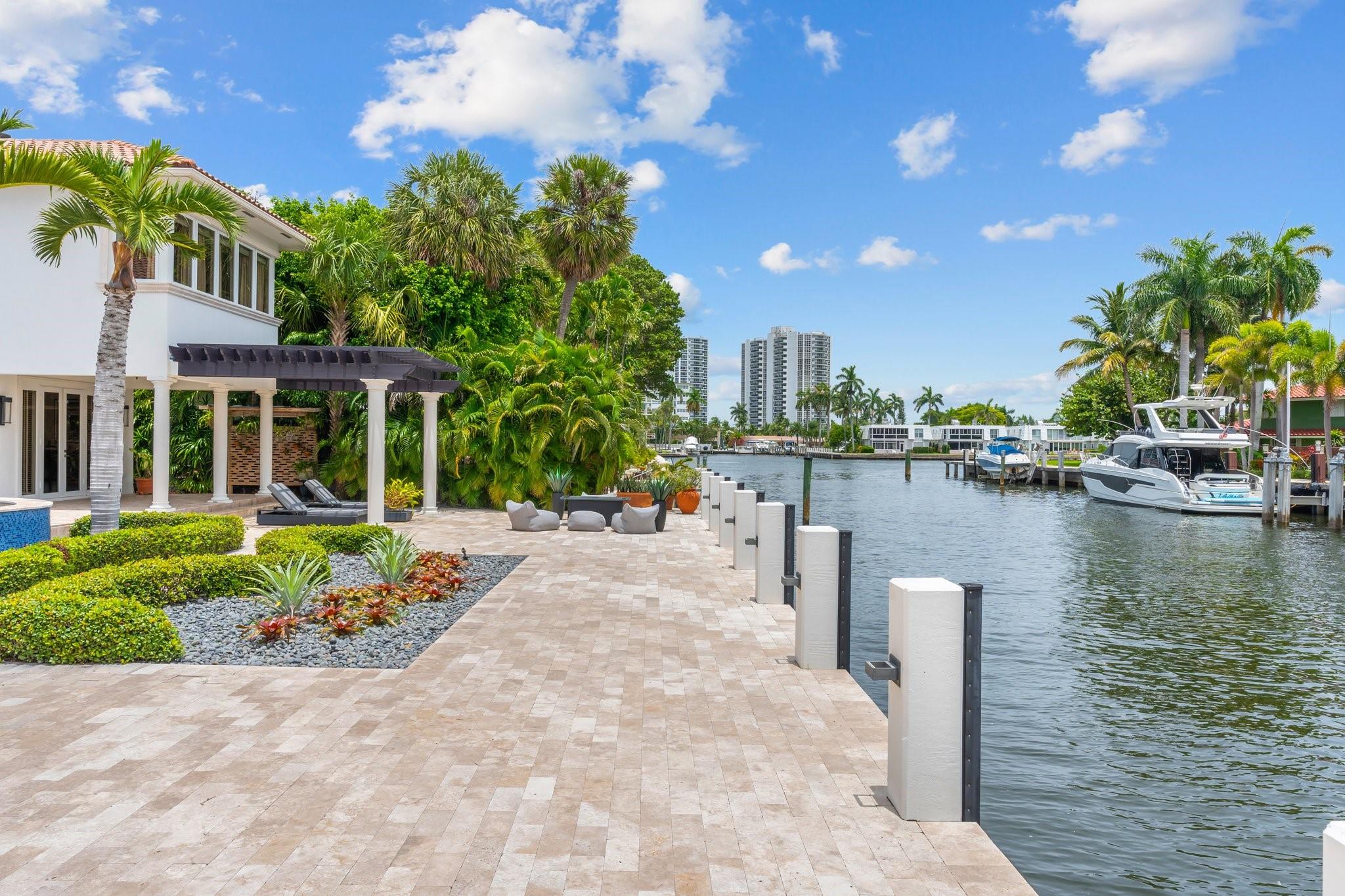 2890 NE 27th St Fort Lauderdale, FL 33306