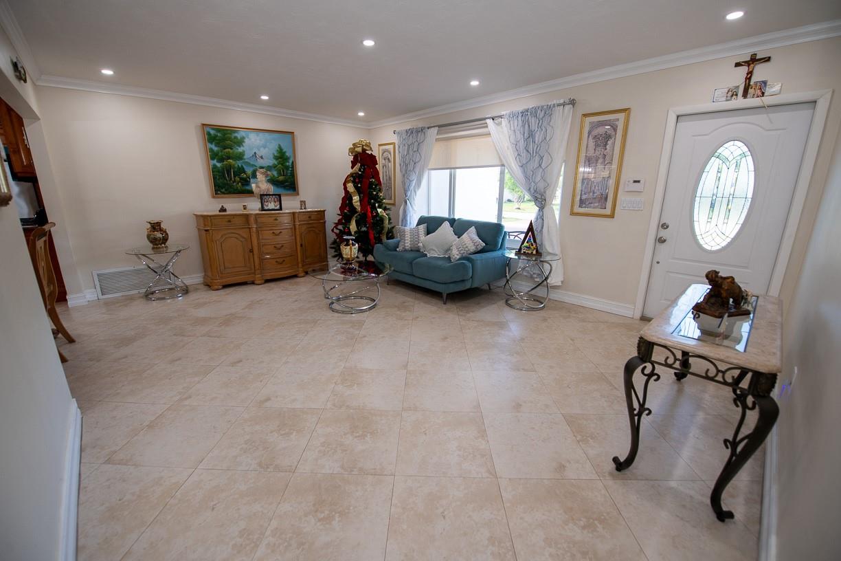 11040 NW 16th St Pembroke Pines, FL 33026