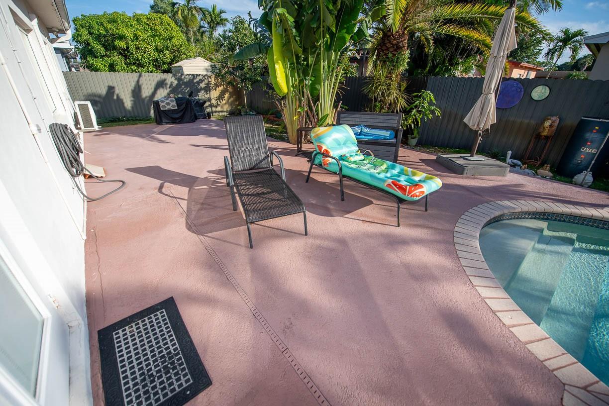 11040 NW 16th St Pembroke Pines, FL 33026