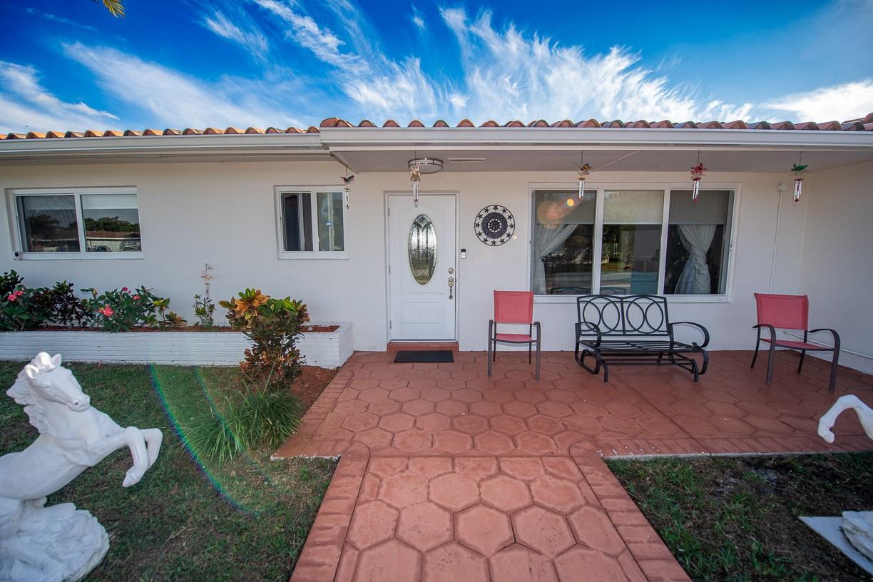 11040 NW 16th St Pembroke Pines, FL 33026