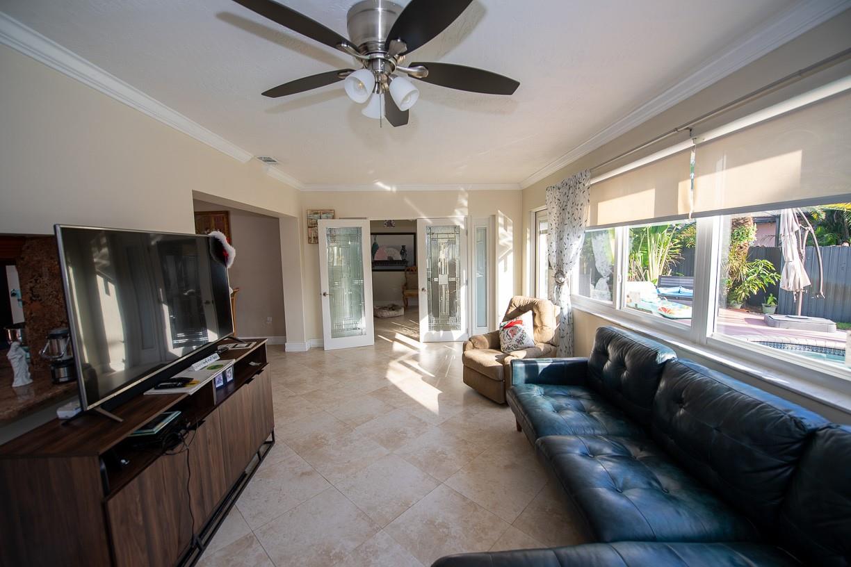 11040 NW 16th St Pembroke Pines, FL 33026