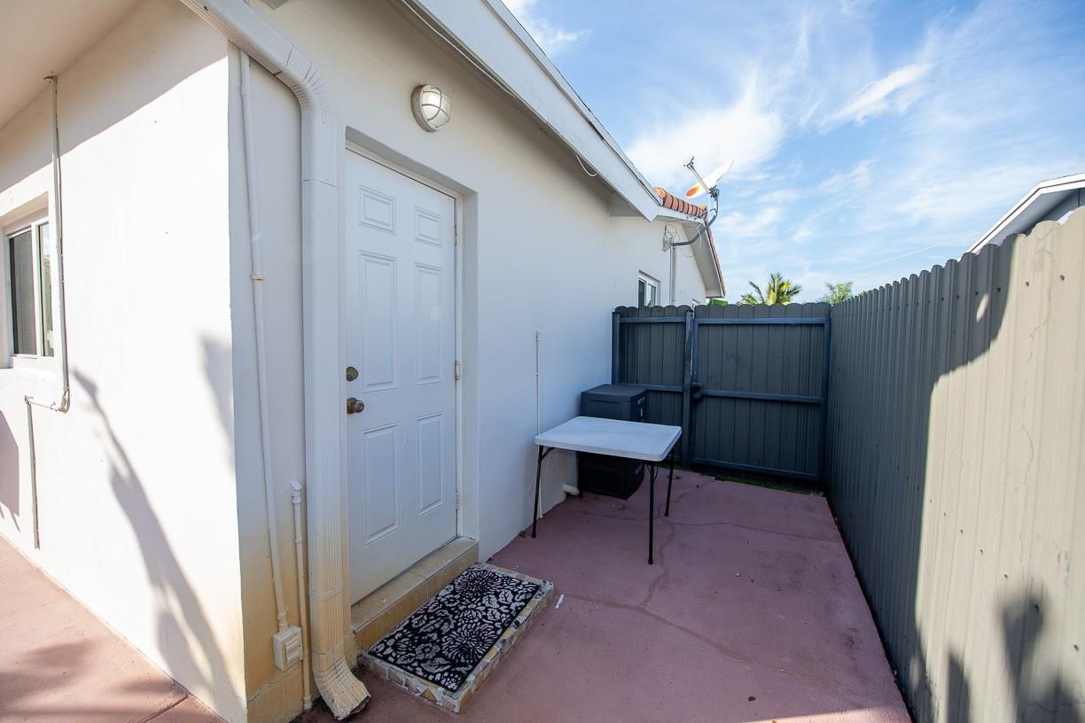 11040 NW 16th St Pembroke Pines, FL 33026