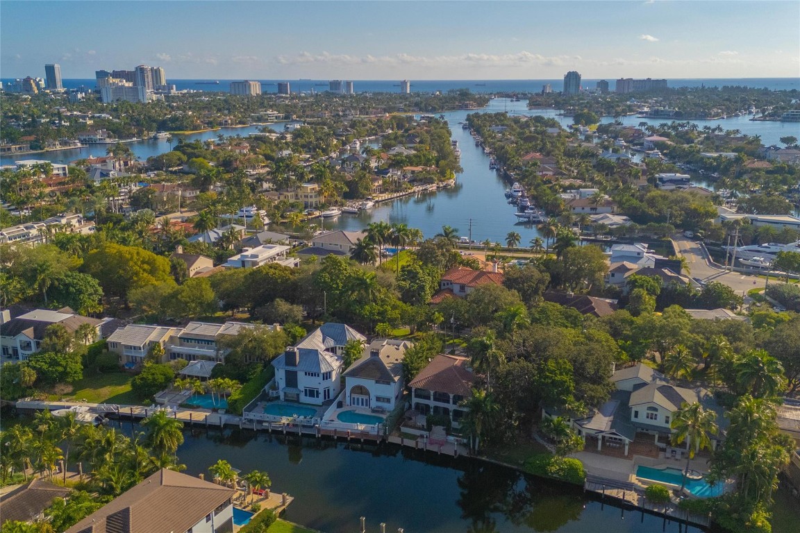 1417 Ponce De Leon Fort Lauderdale, FL 33316