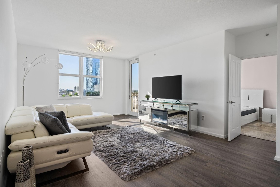 511 SE 5th #707 Fort Lauderdale, FL 33301